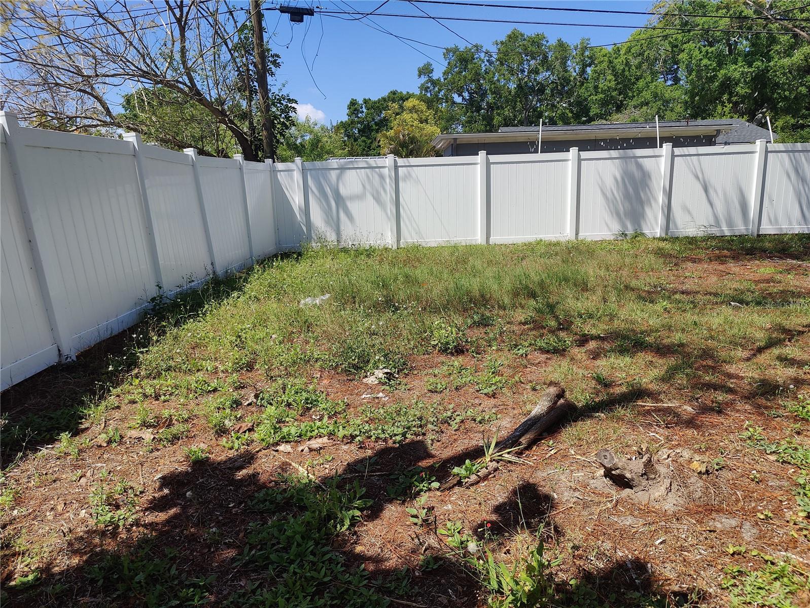 Image 27 of 39 For 7498 Orpine Drive N