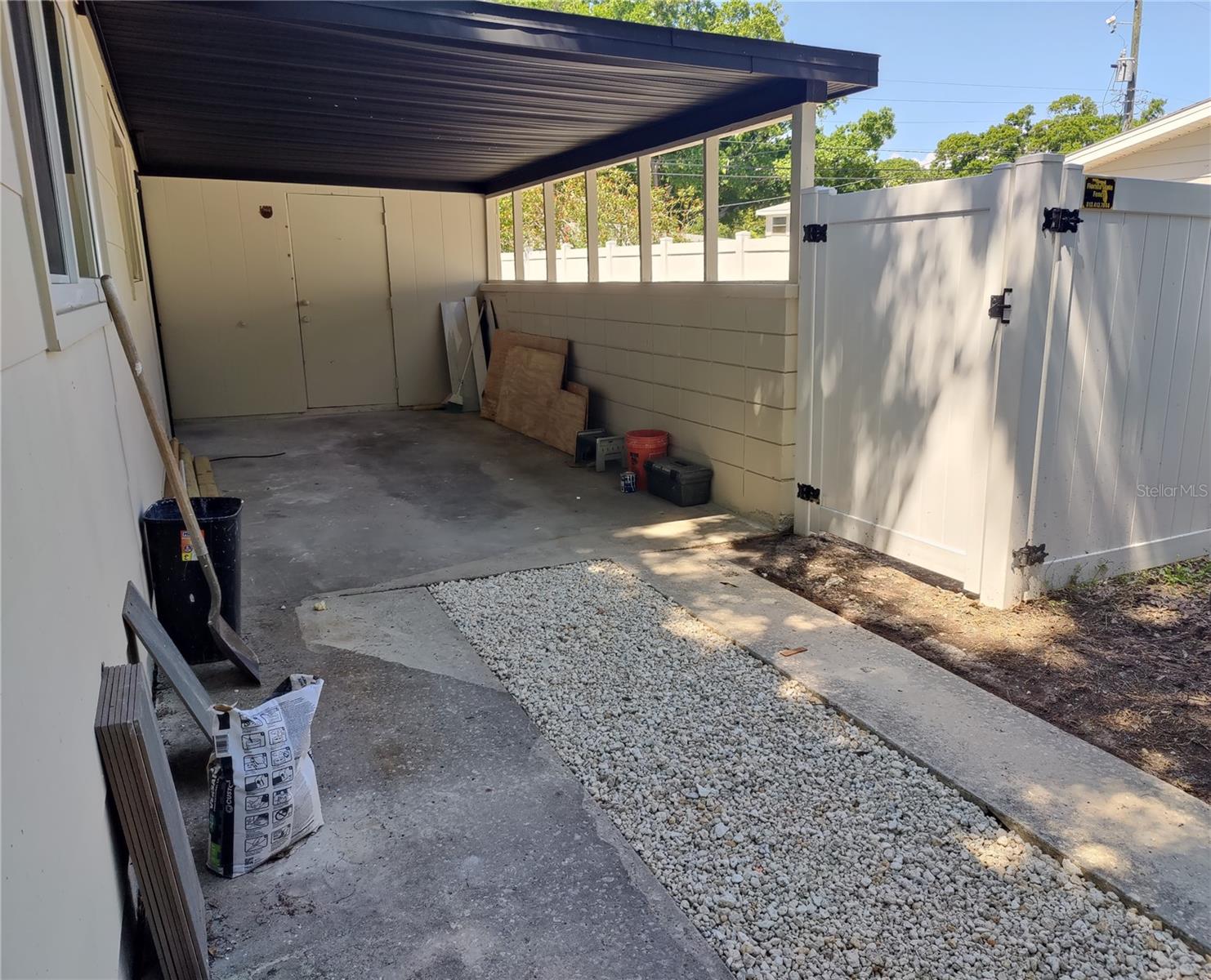 Image 28 of 39 For 7498 Orpine Drive N