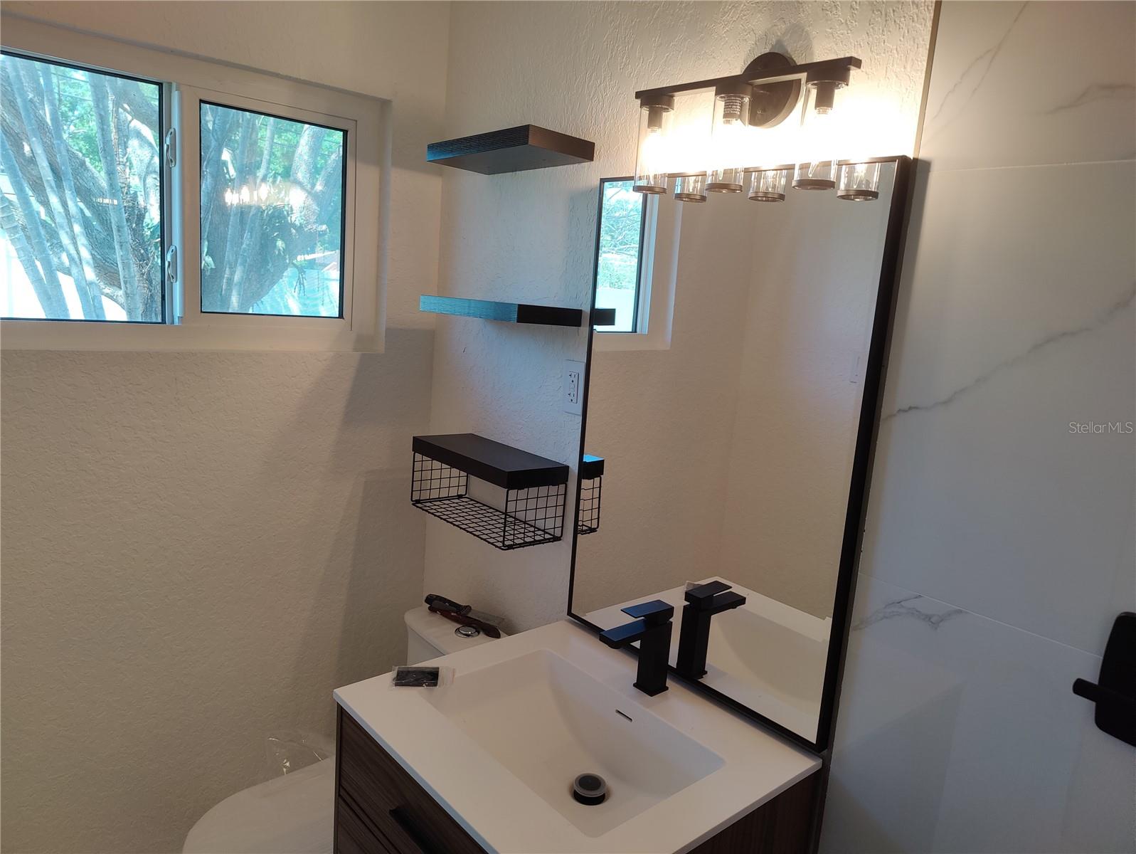 Image 9 of 39 For 7498 Orpine Drive N