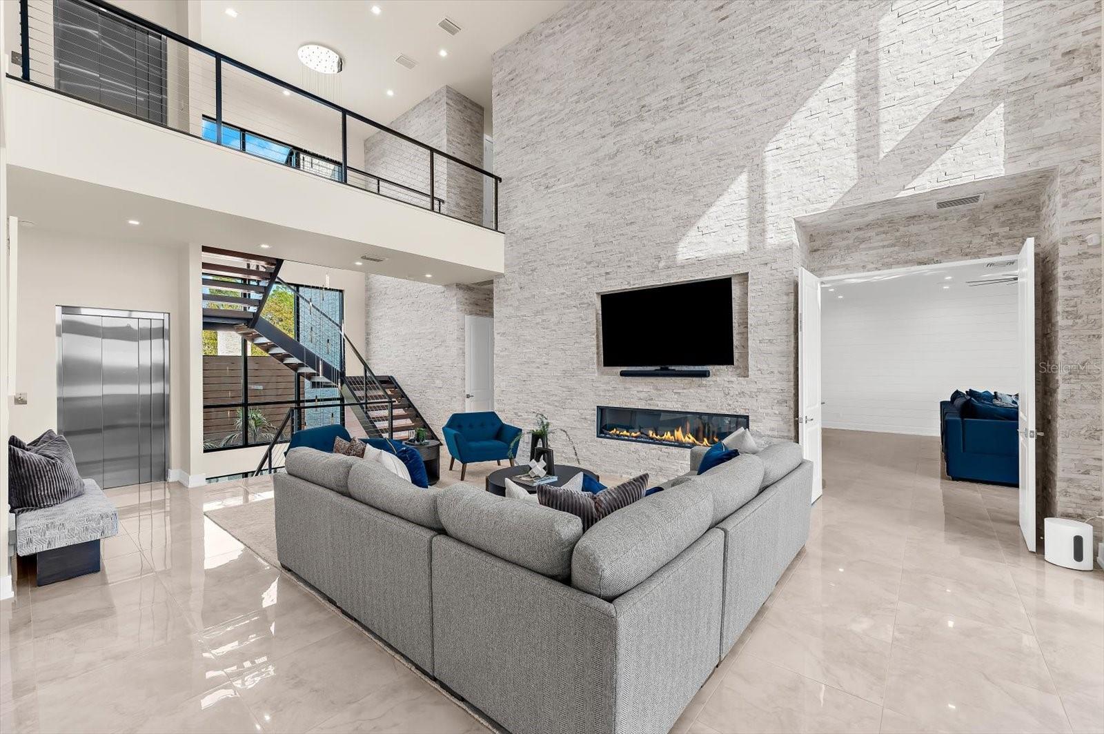 Image 10 of 87 For 402 Hillsborough Street