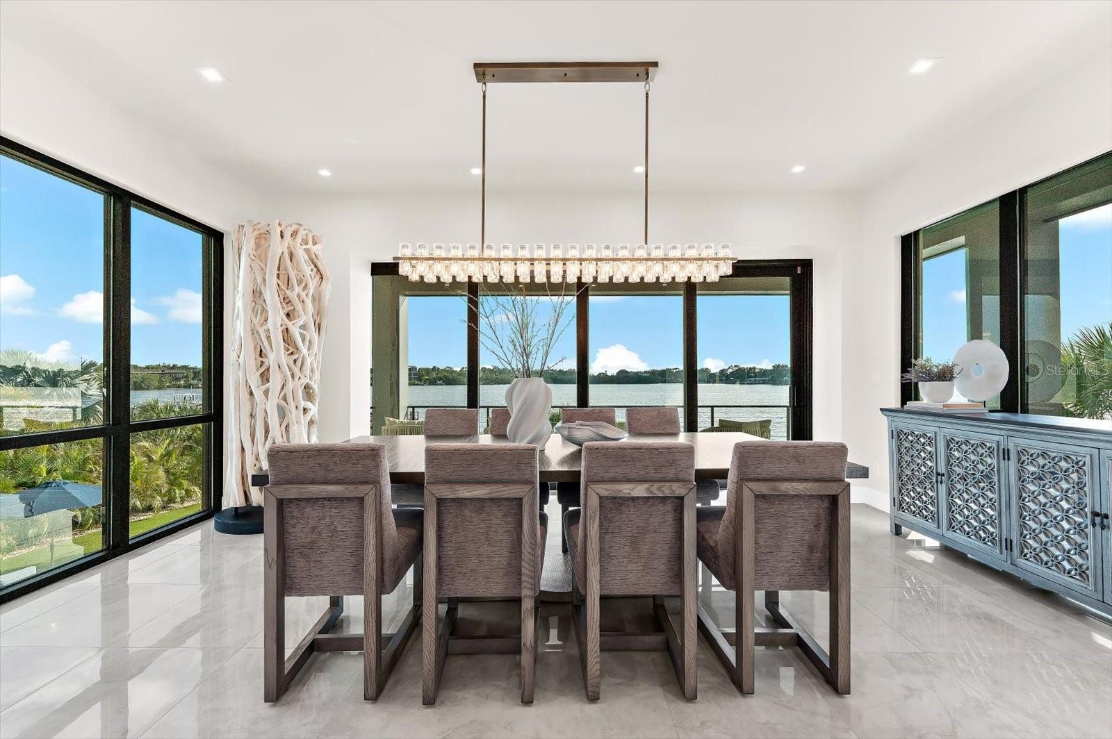 Image 21 of 87 For 402 Hillsborough Street