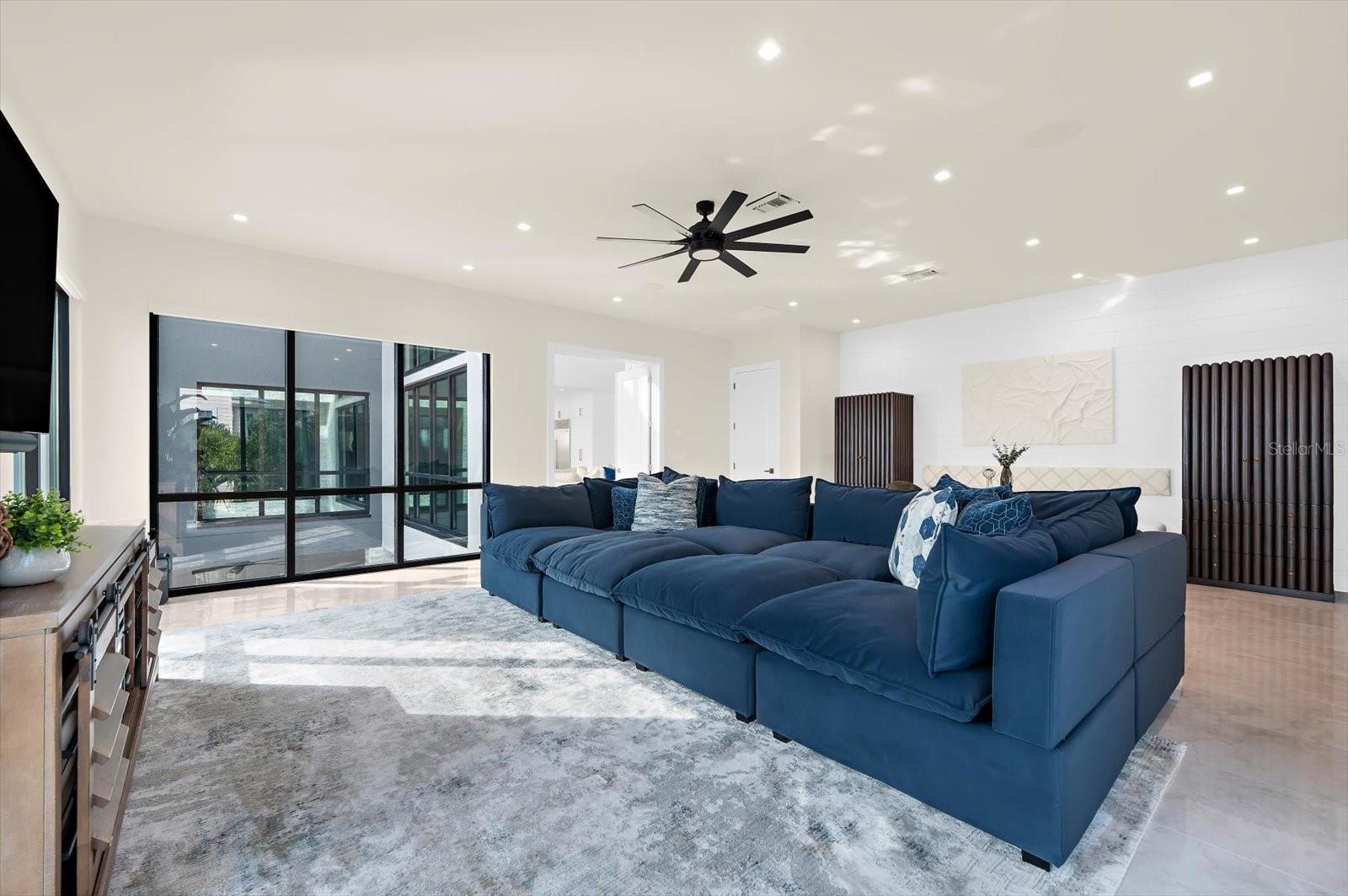 Image 25 of 87 For 402 Hillsborough Street