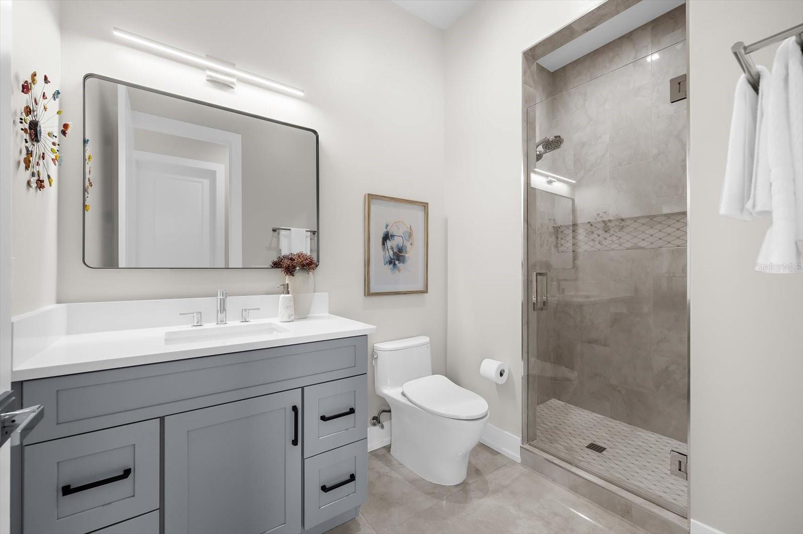 Image 29 of 87 For 402 Hillsborough Street