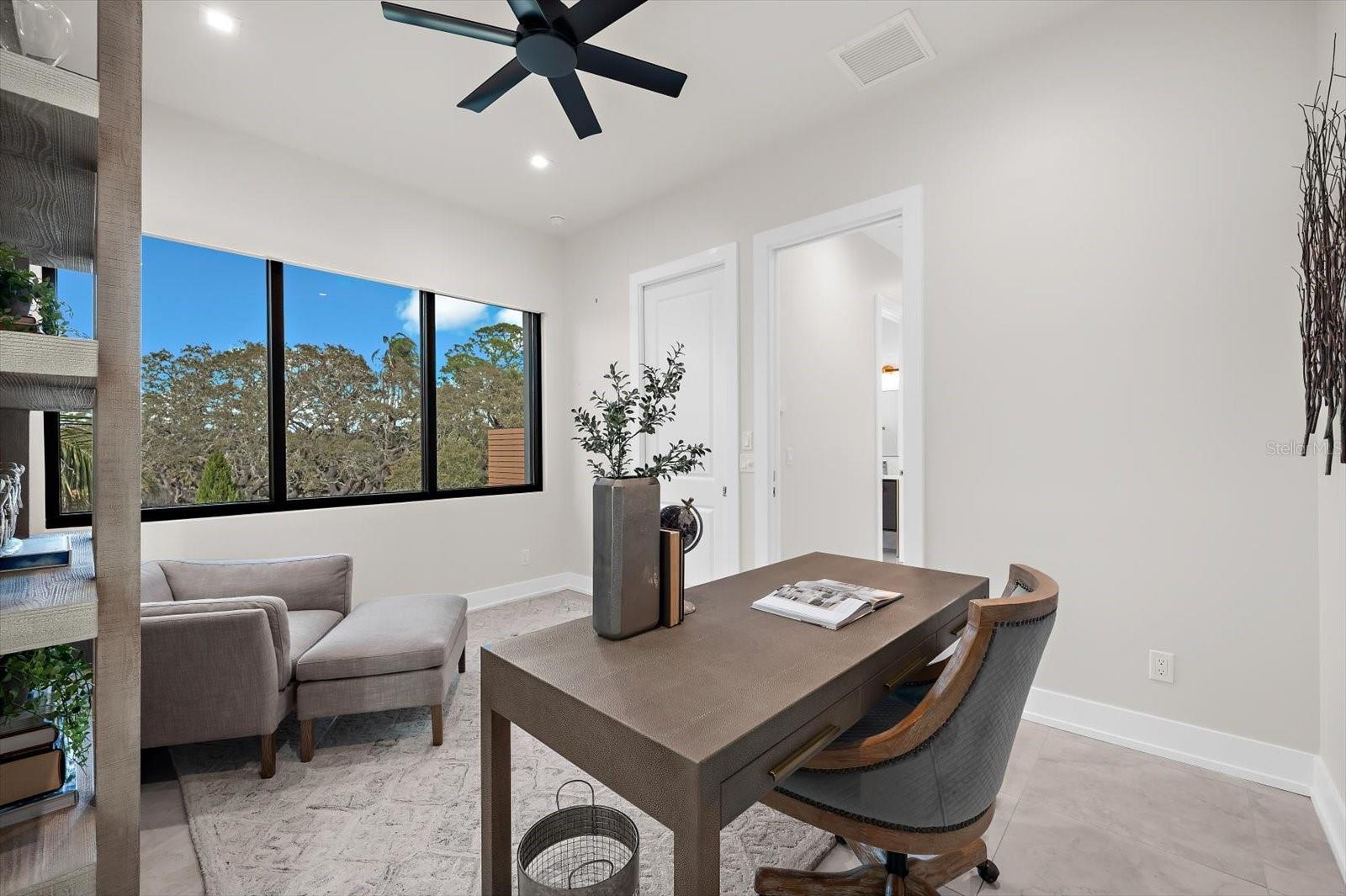 Image 31 of 87 For 402 Hillsborough Street