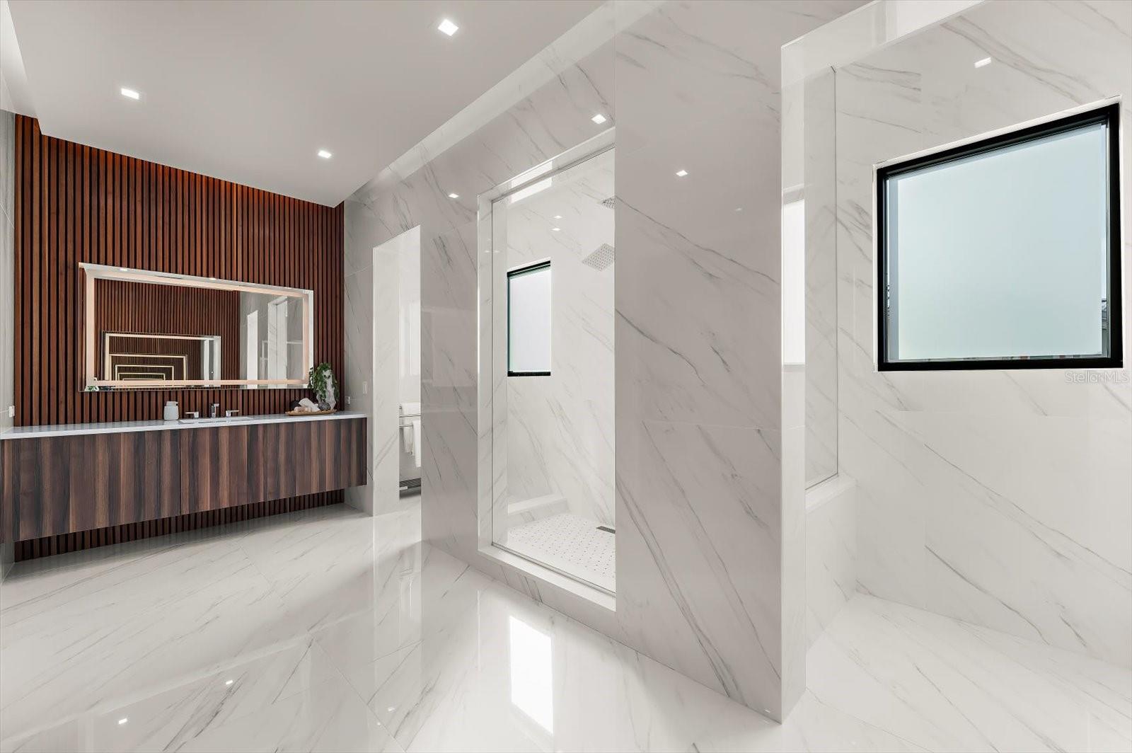 Image 41 of 87 For 402 Hillsborough Street