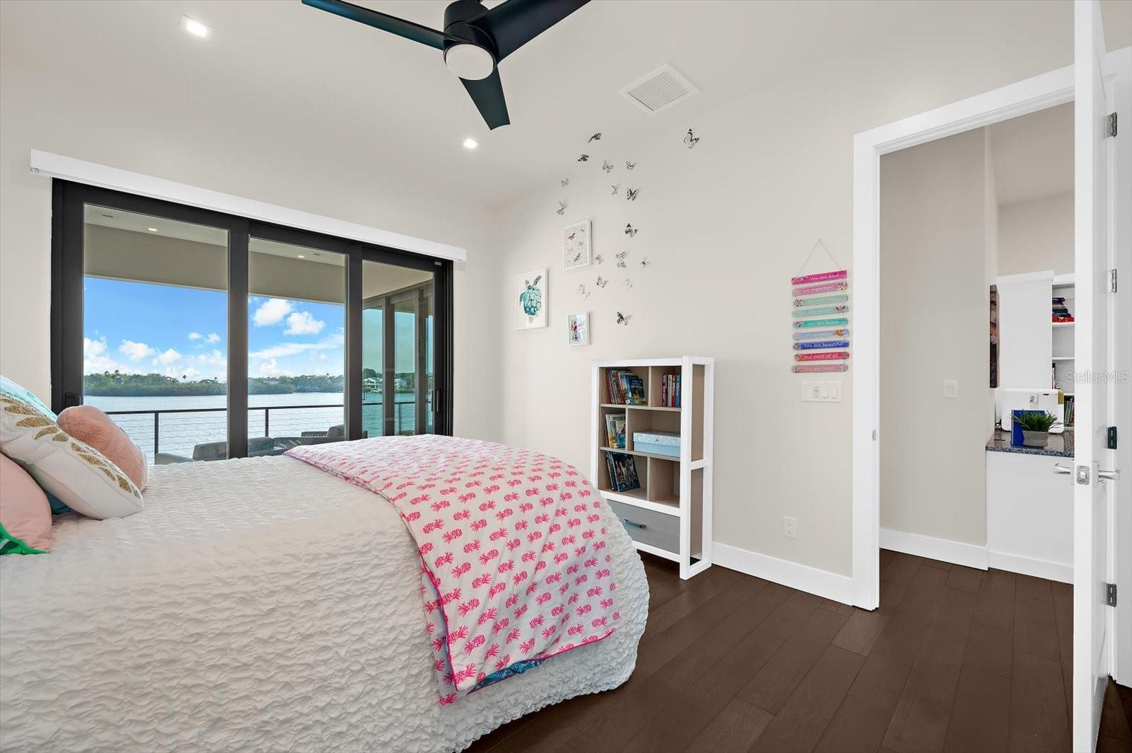 Image 46 of 87 For 402 Hillsborough Street