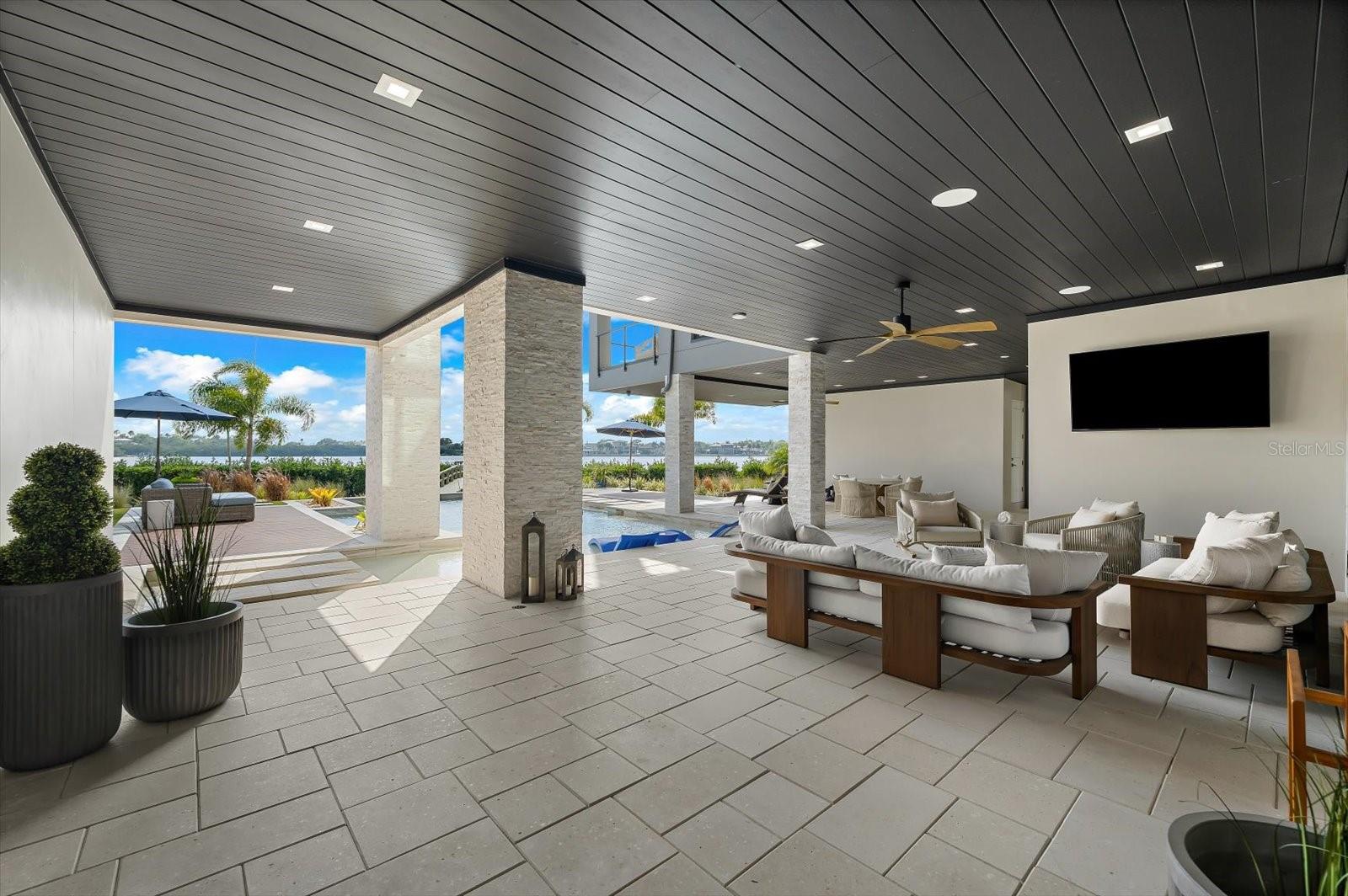 Image 55 of 87 For 402 Hillsborough Street