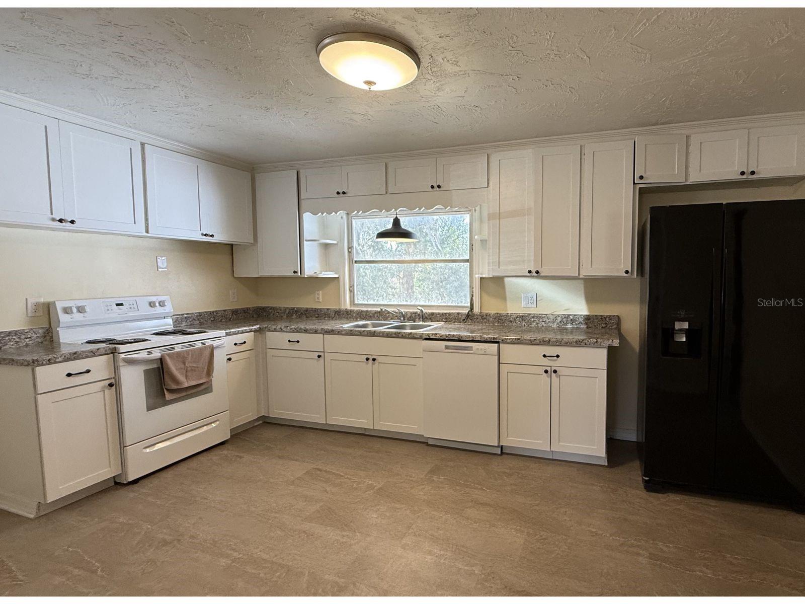 Image 10 of 32 For 13725 10th Street