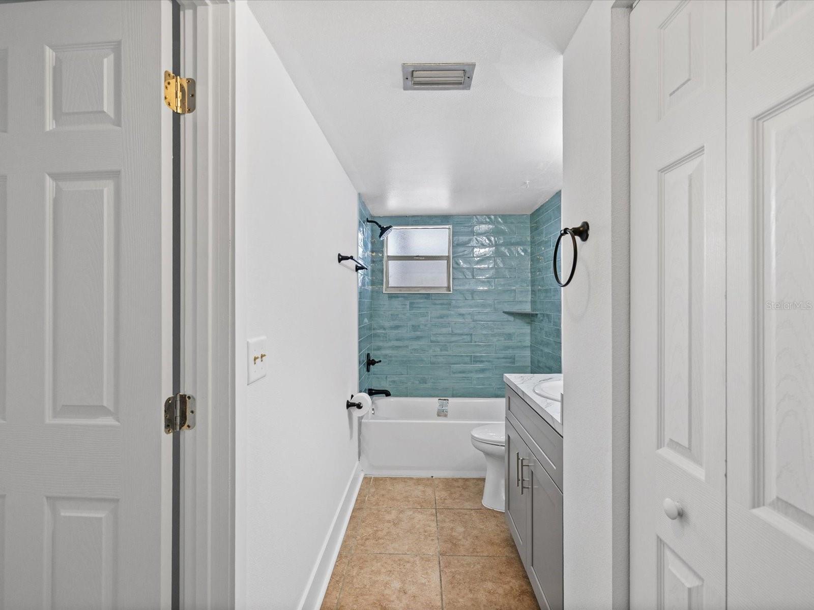 Image 21 of 45 For 5135 Gemstone Drive 103