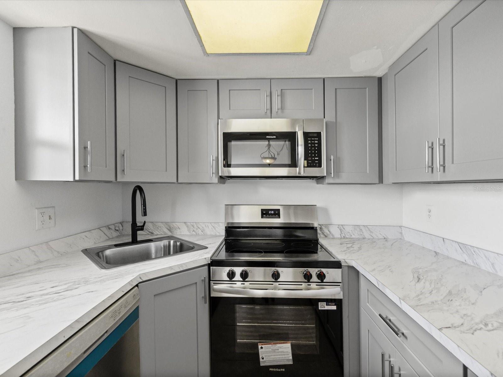 Image 7 of 45 For 5135 Gemstone Drive 103