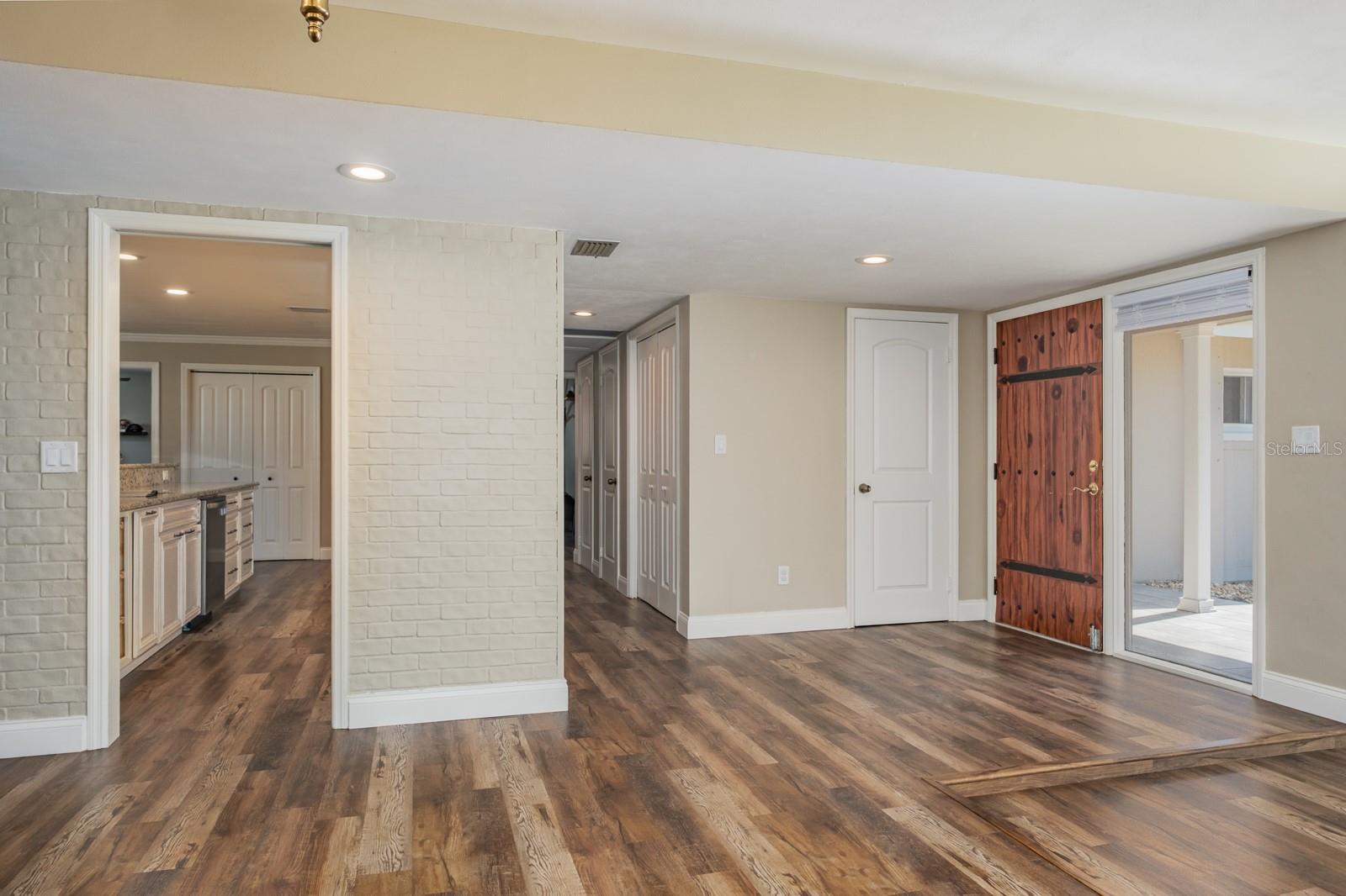 Image 17 of 87 For 75 Woodcutter Lane