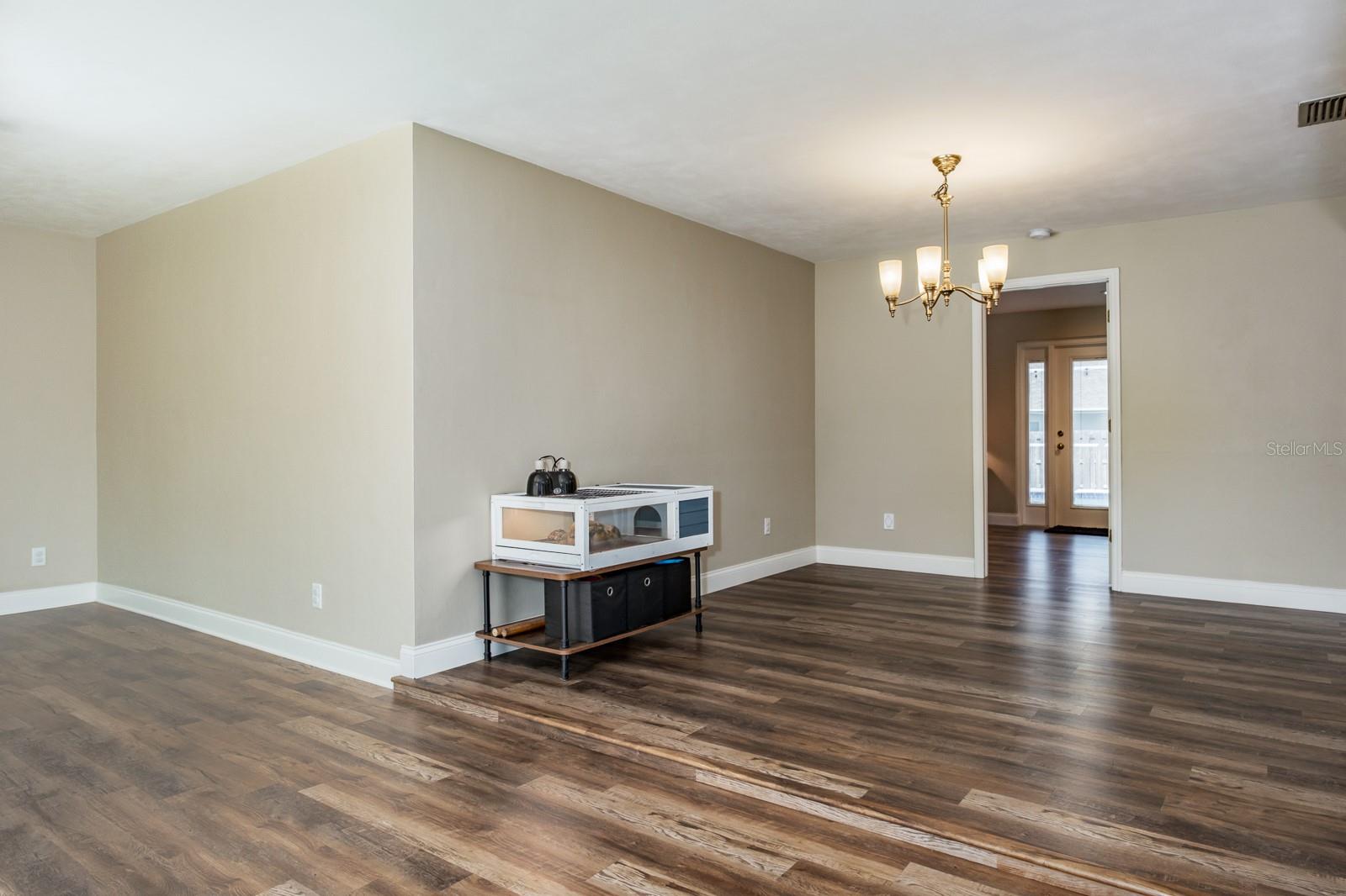 Image 20 of 87 For 75 Woodcutter Lane