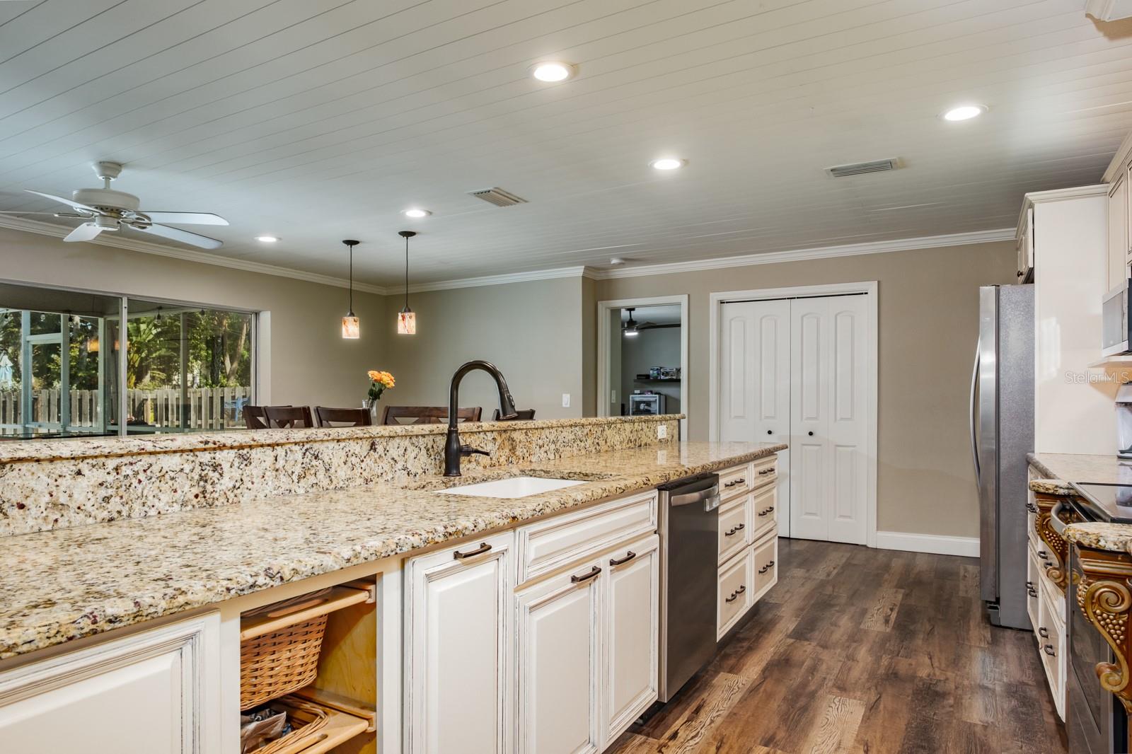 Image 25 of 87 For 75 Woodcutter Lane