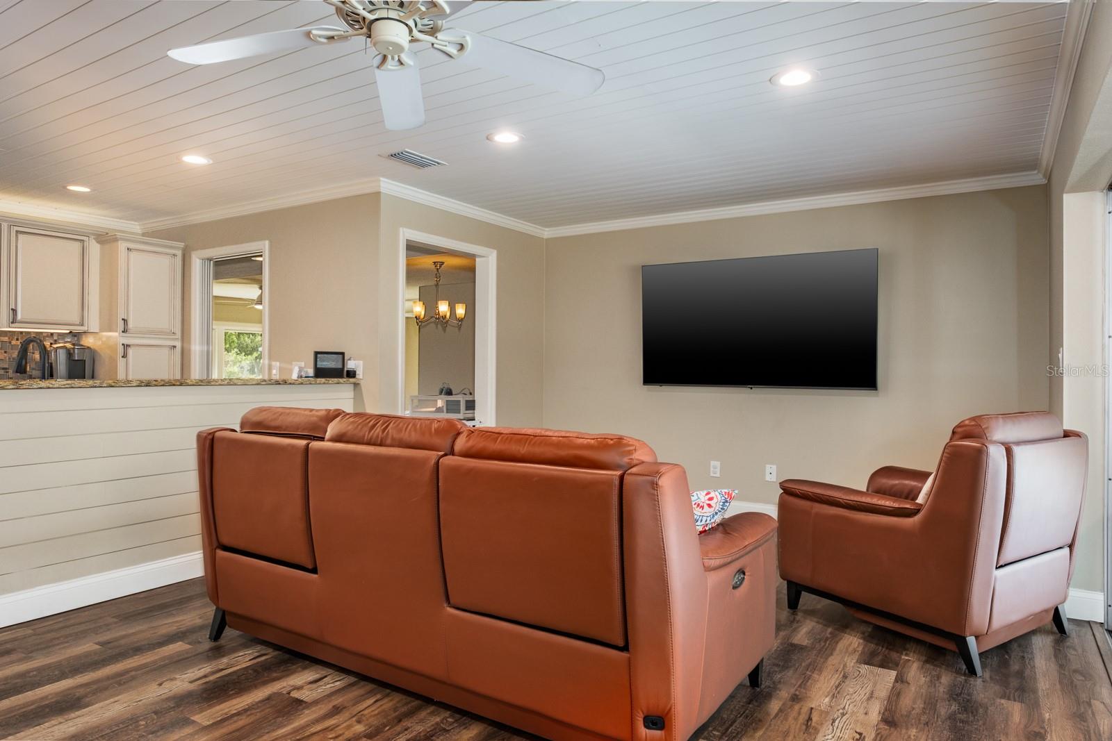 Image 33 of 87 For 75 Woodcutter Lane