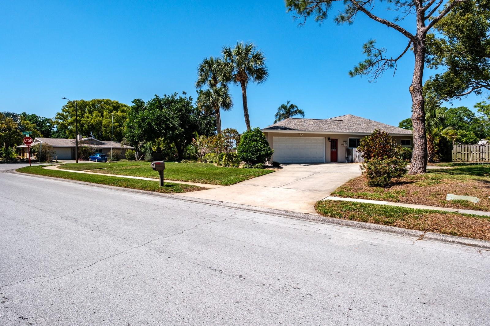 Image 5 of 87 For 75 Woodcutter Lane