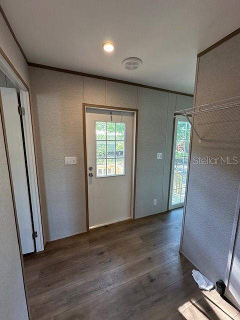 Listing photo id 10 for 16136 Chancas Street