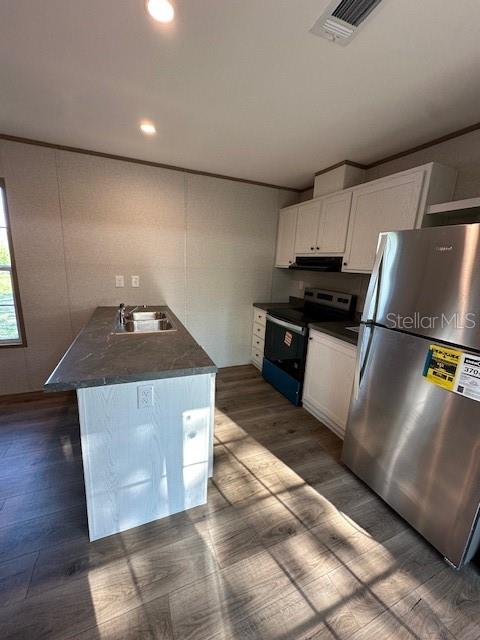 Listing photo id 21 for 16136 Chancas Street