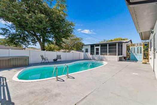 Image 44 of 70 For 2115 Philippe Parkway