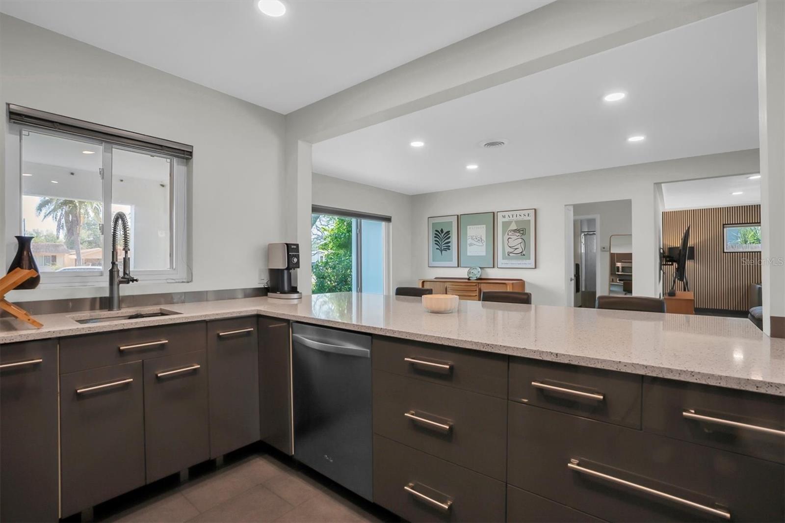 Image 10 of 40 For 5909 4th Avenue N