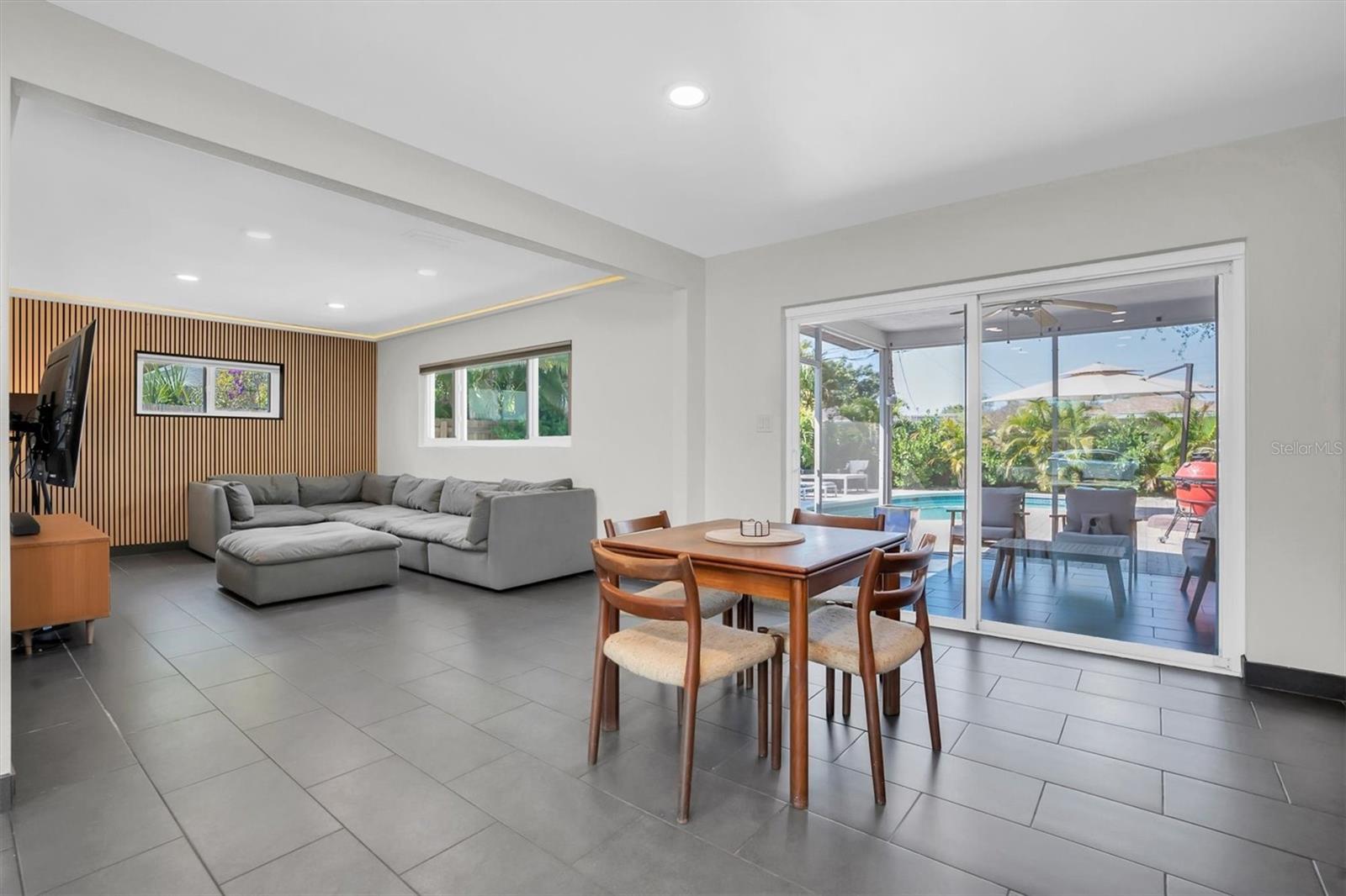 Image 12 of 40 For 5909 4th Avenue N