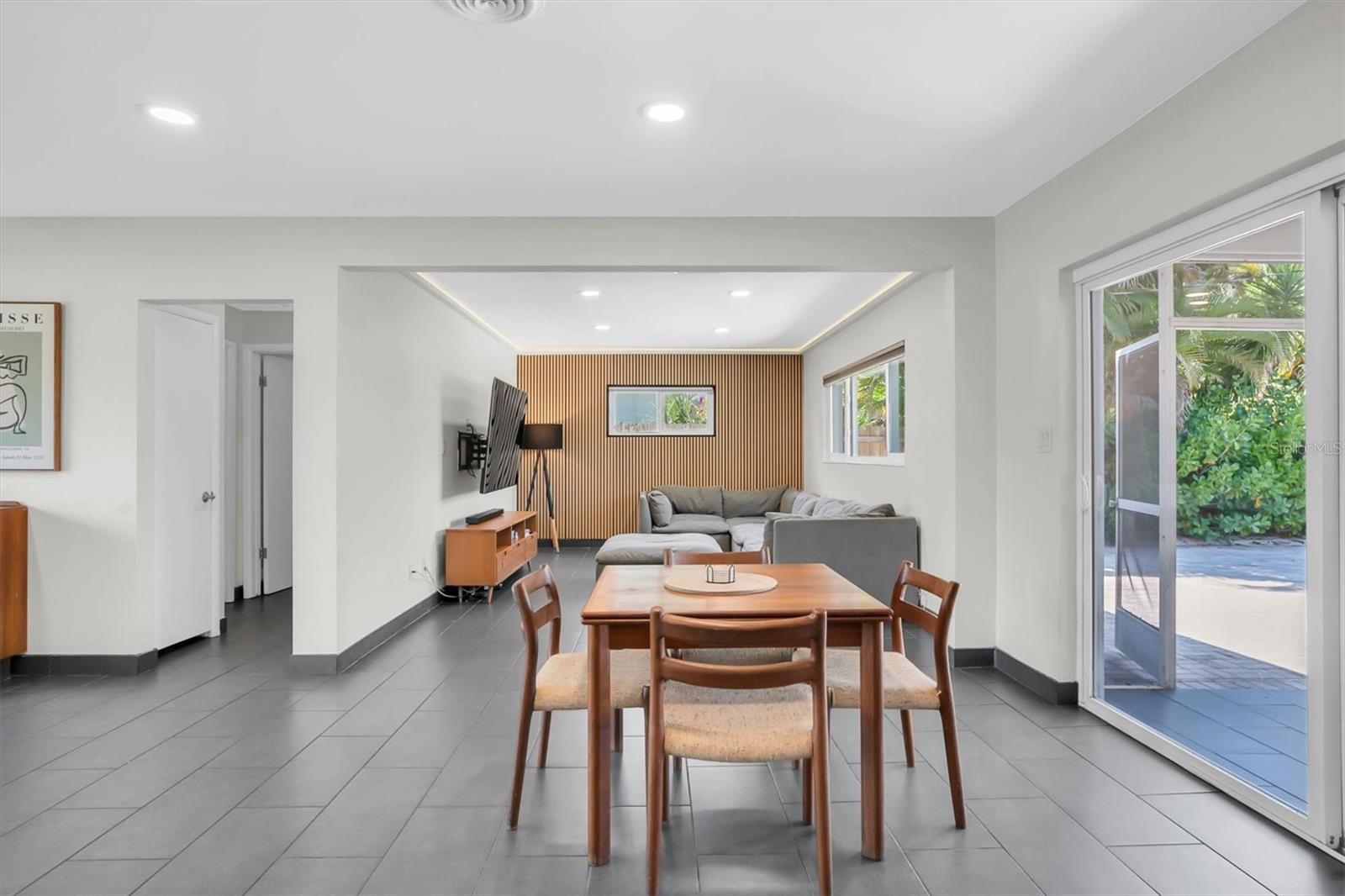 Image 13 of 40 For 5909 4th Avenue N