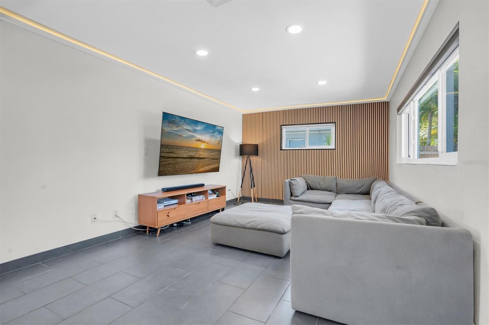 Image 16 of 40 For 5909 4th Avenue N