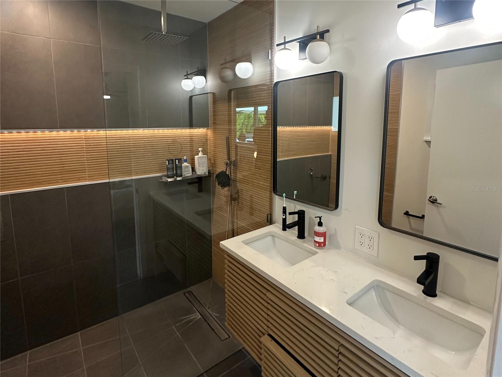 Image 20 of 40 For 5909 4th Avenue N