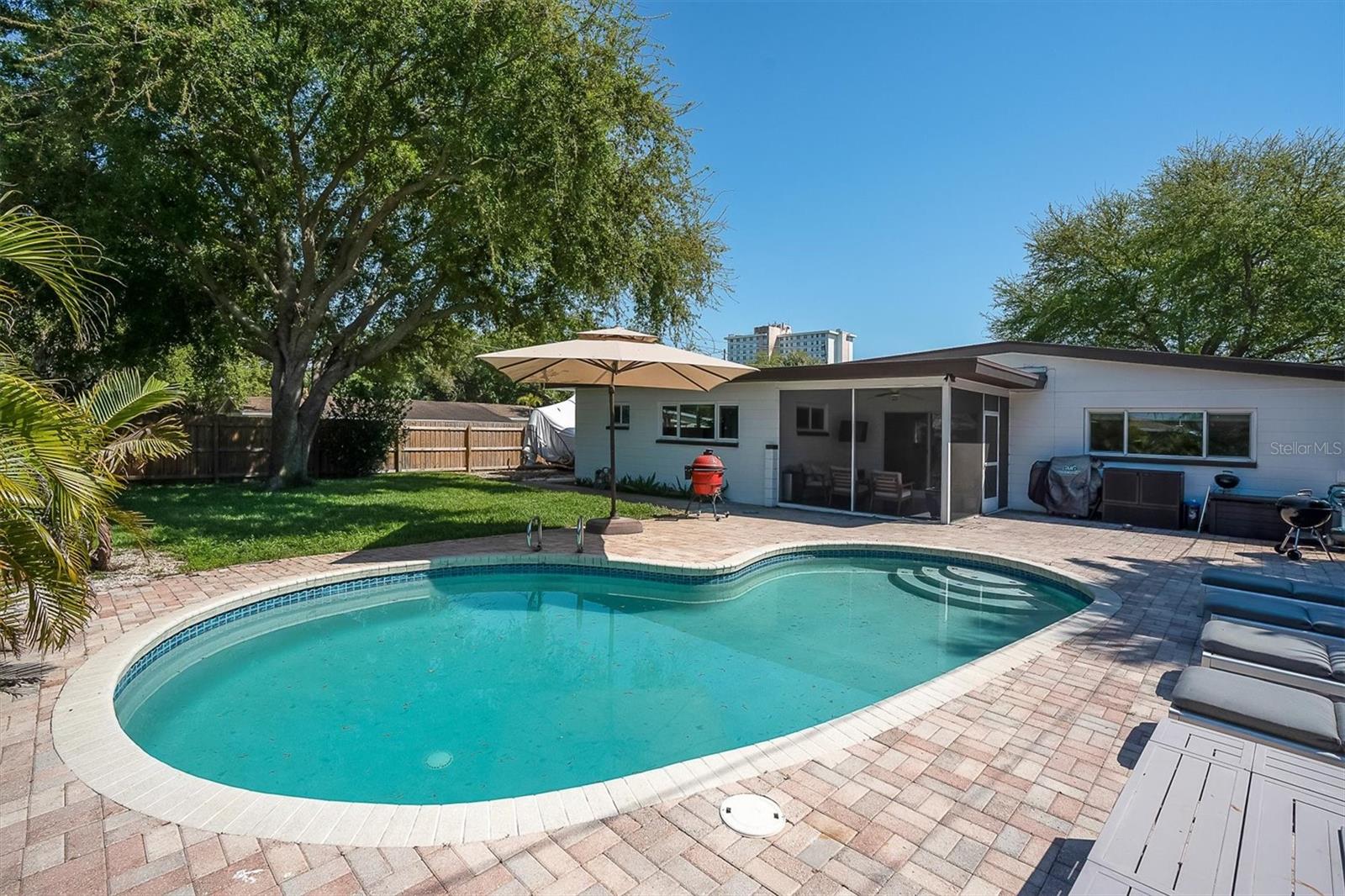 Image 28 of 40 For 5909 4th Avenue N