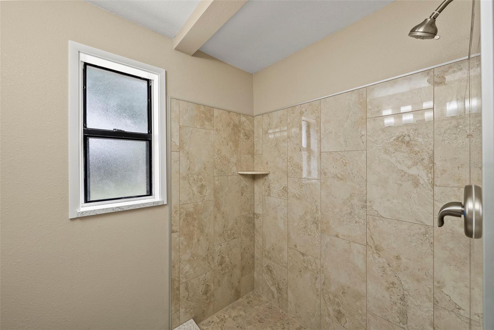 Image 17 of 38 For 1193 & 1195 Bass Boulevard