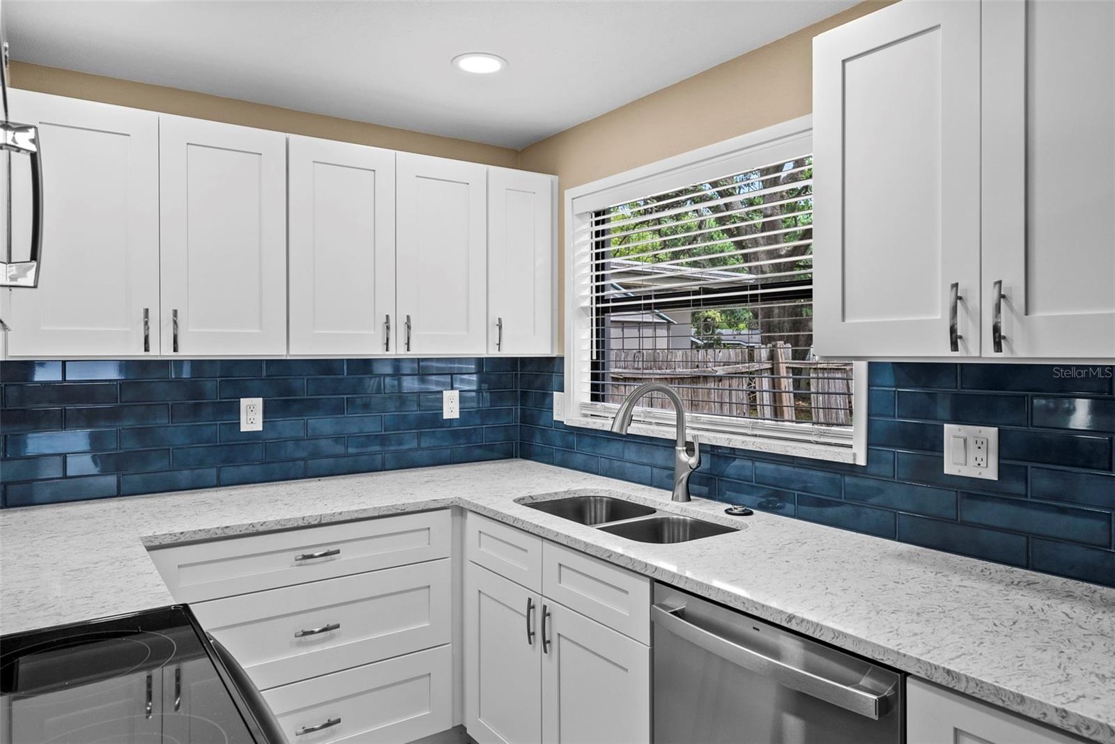 Image 3 of 38 For 1193 & 1195 Bass Boulevard