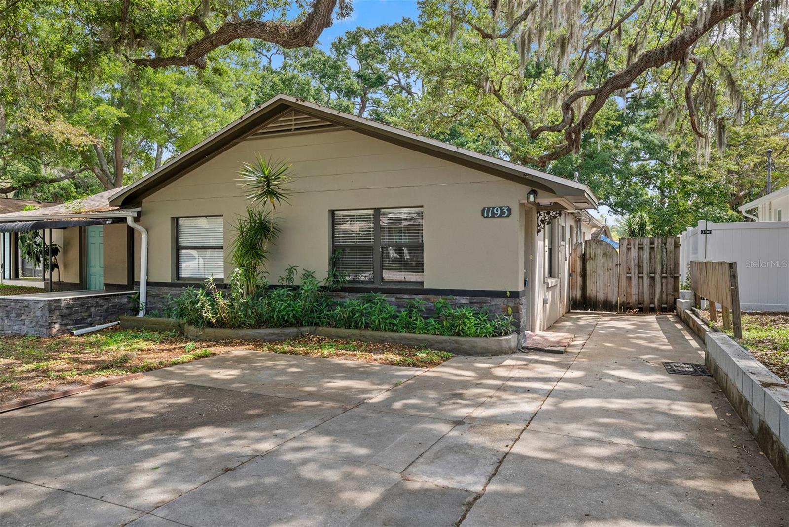 Image 36 of 38 For 1193 & 1195 Bass Boulevard