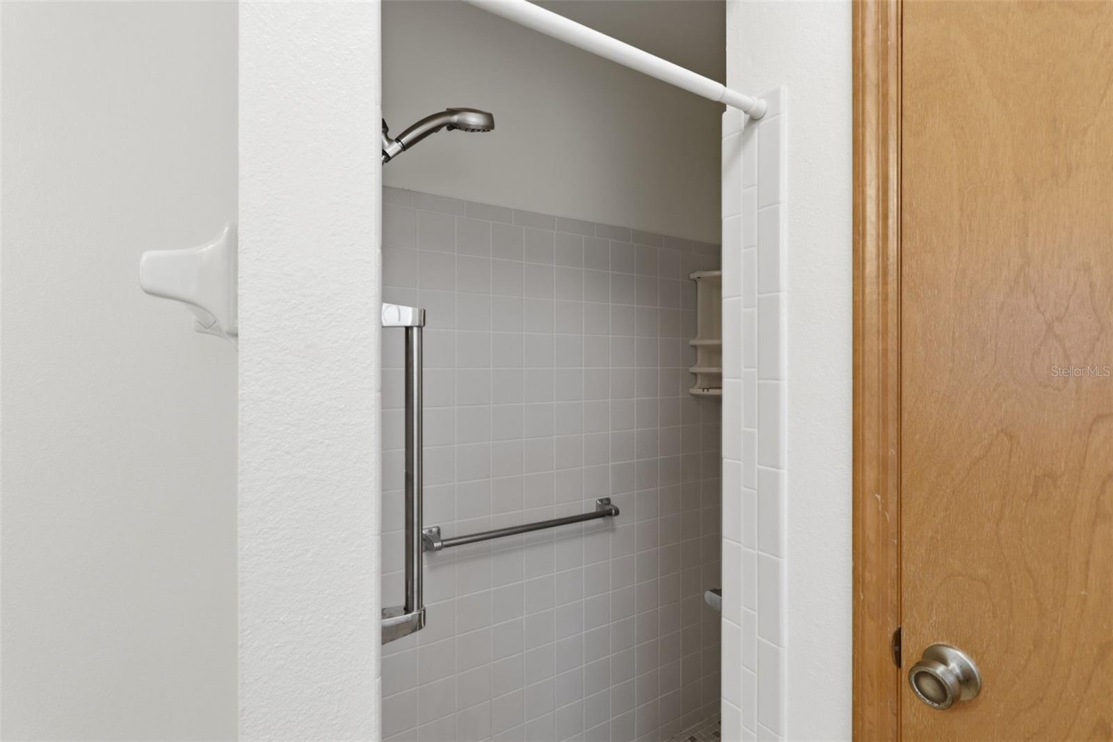 Image 13 of 25 For 12824 Lake Tree Lane