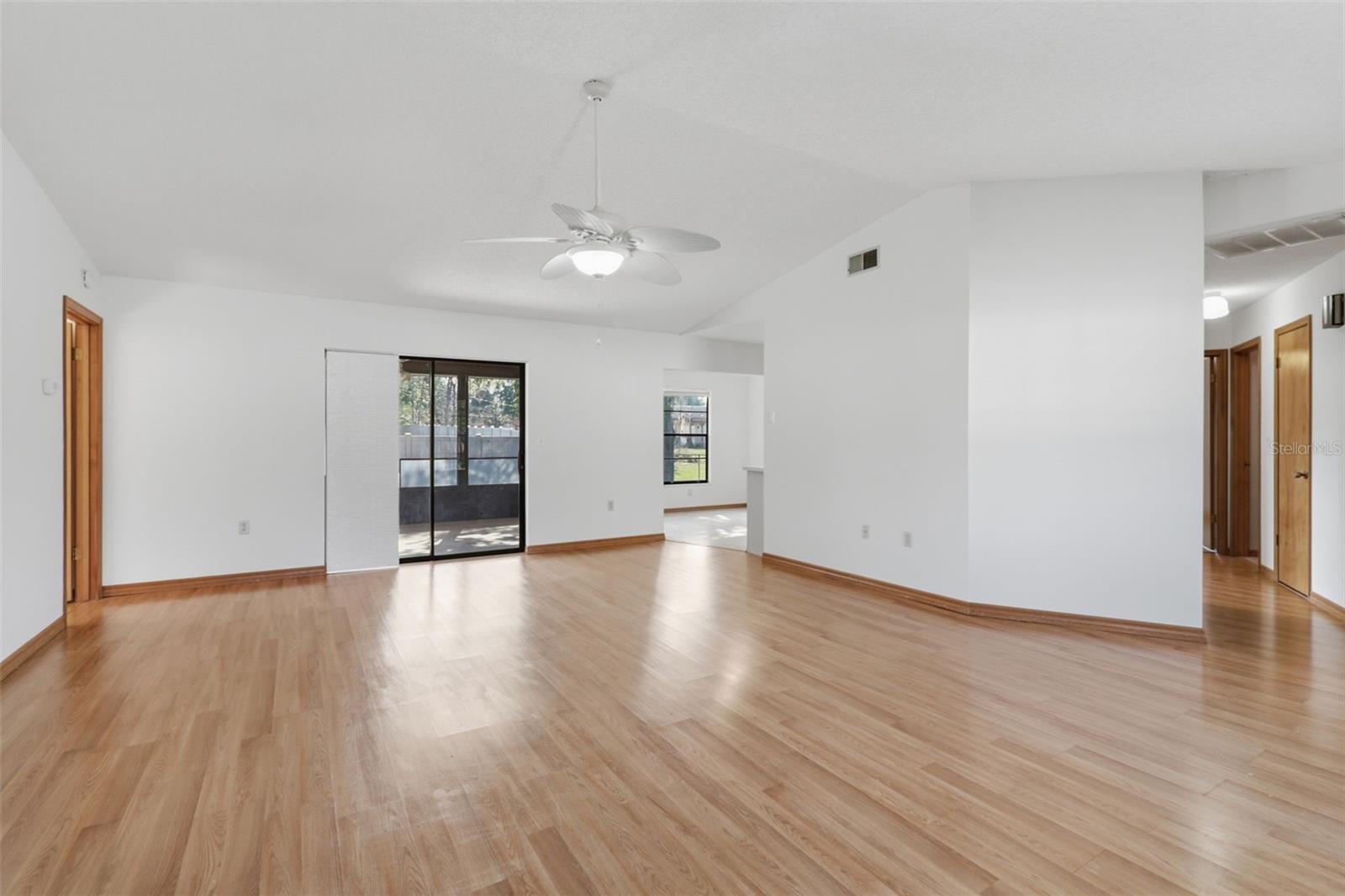 Image 4 of 25 For 12824 Lake Tree Lane