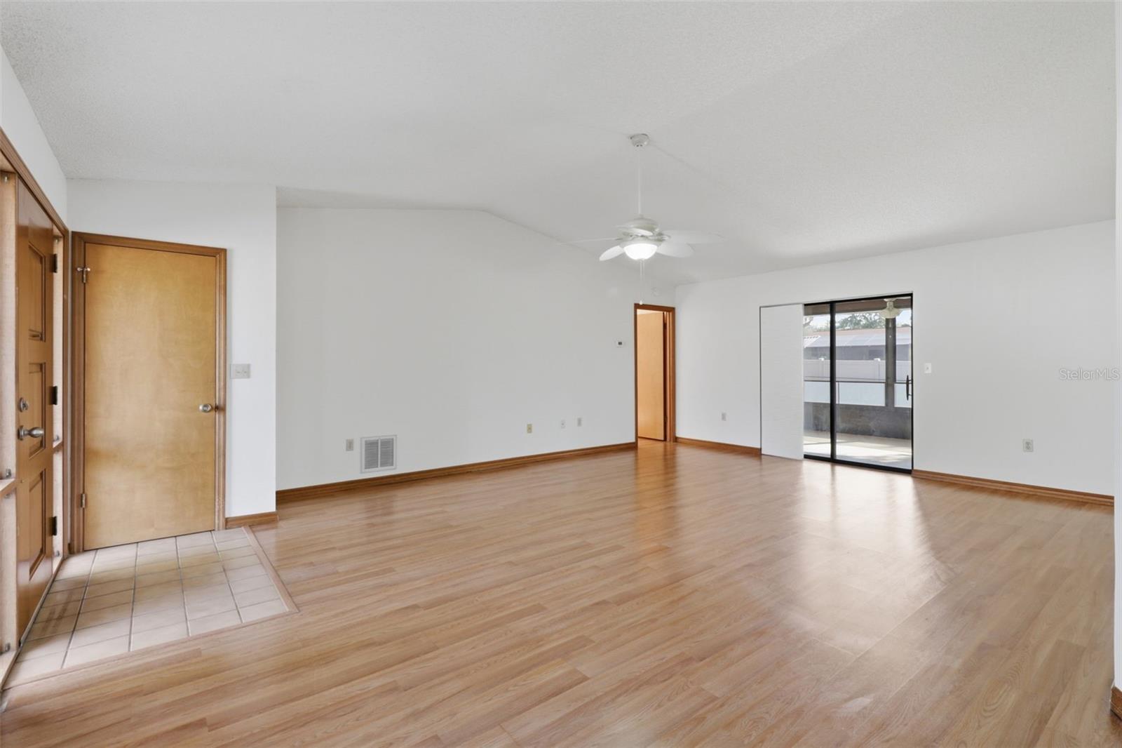 Image 7 of 25 For 12824 Lake Tree Lane