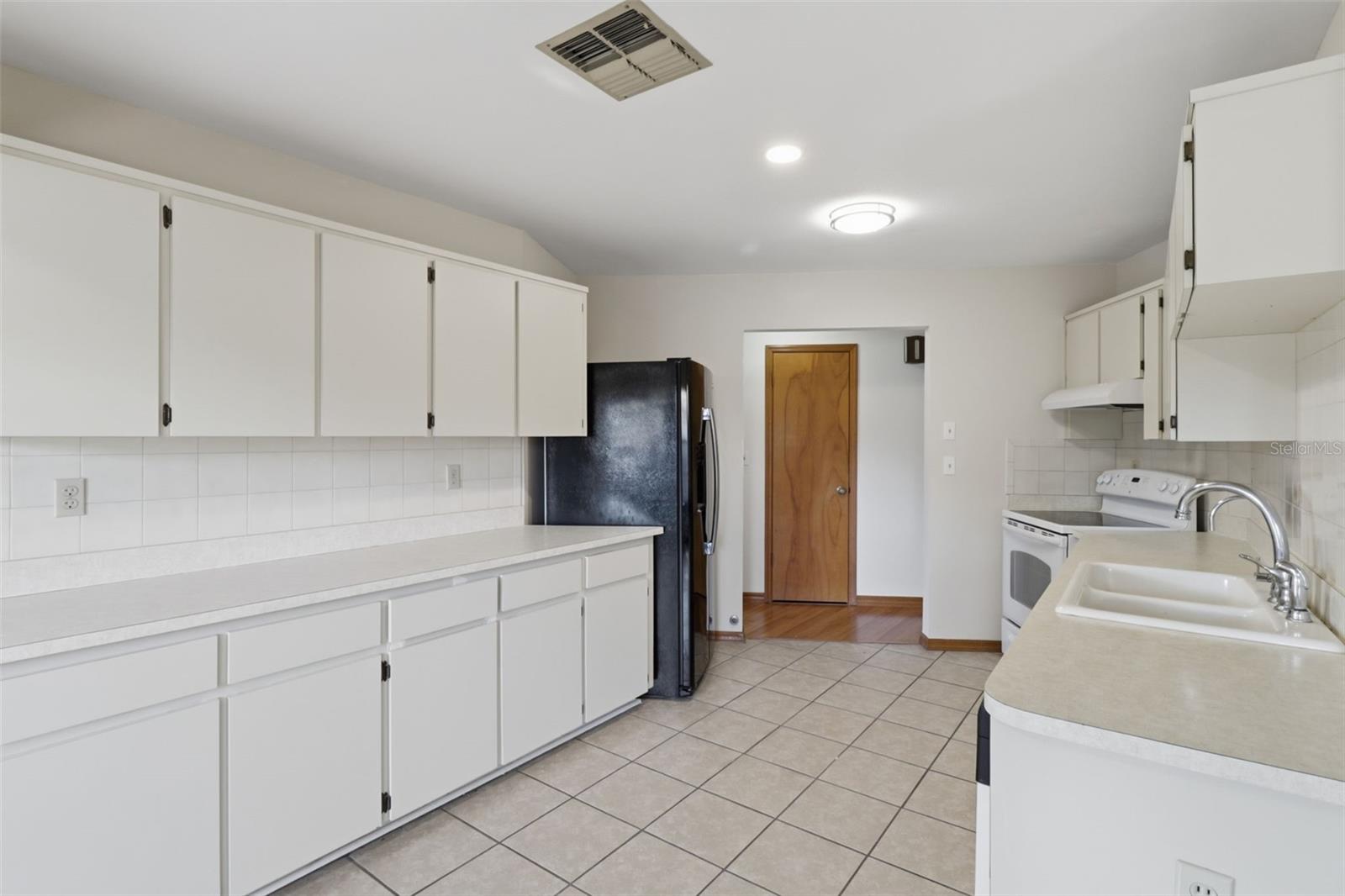 Image 8 of 25 For 12824 Lake Tree Lane