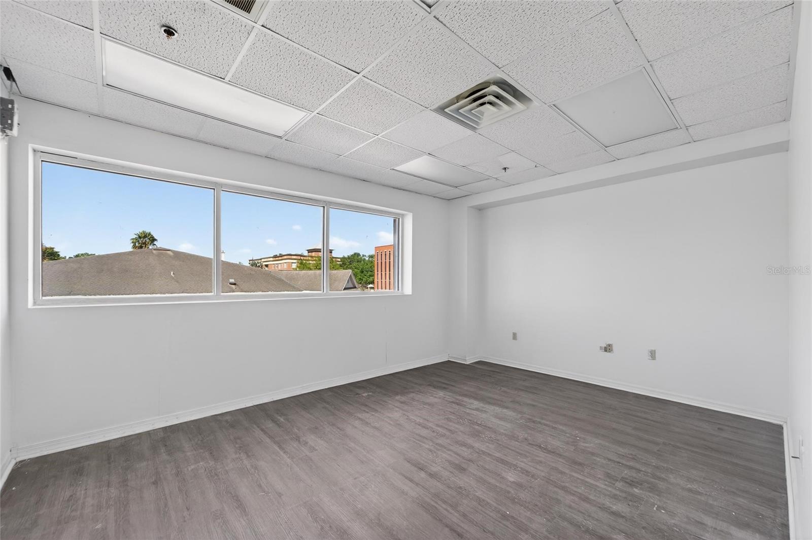 Image 23 of 44 For 106 Evers Street