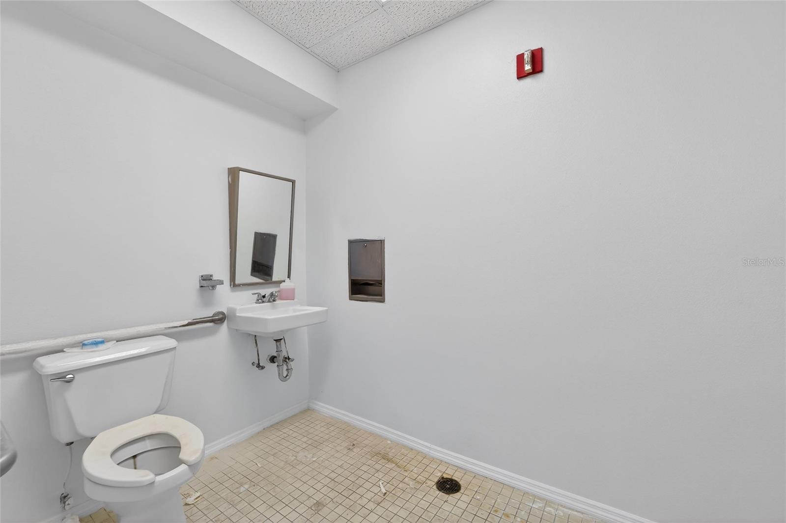 Image 25 of 44 For 106 Evers Street