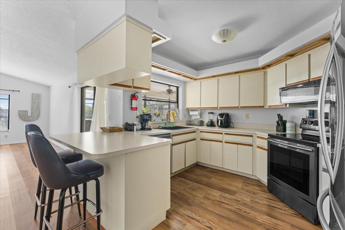 Image 11 of 42 For 905 Stratford Manor Drive