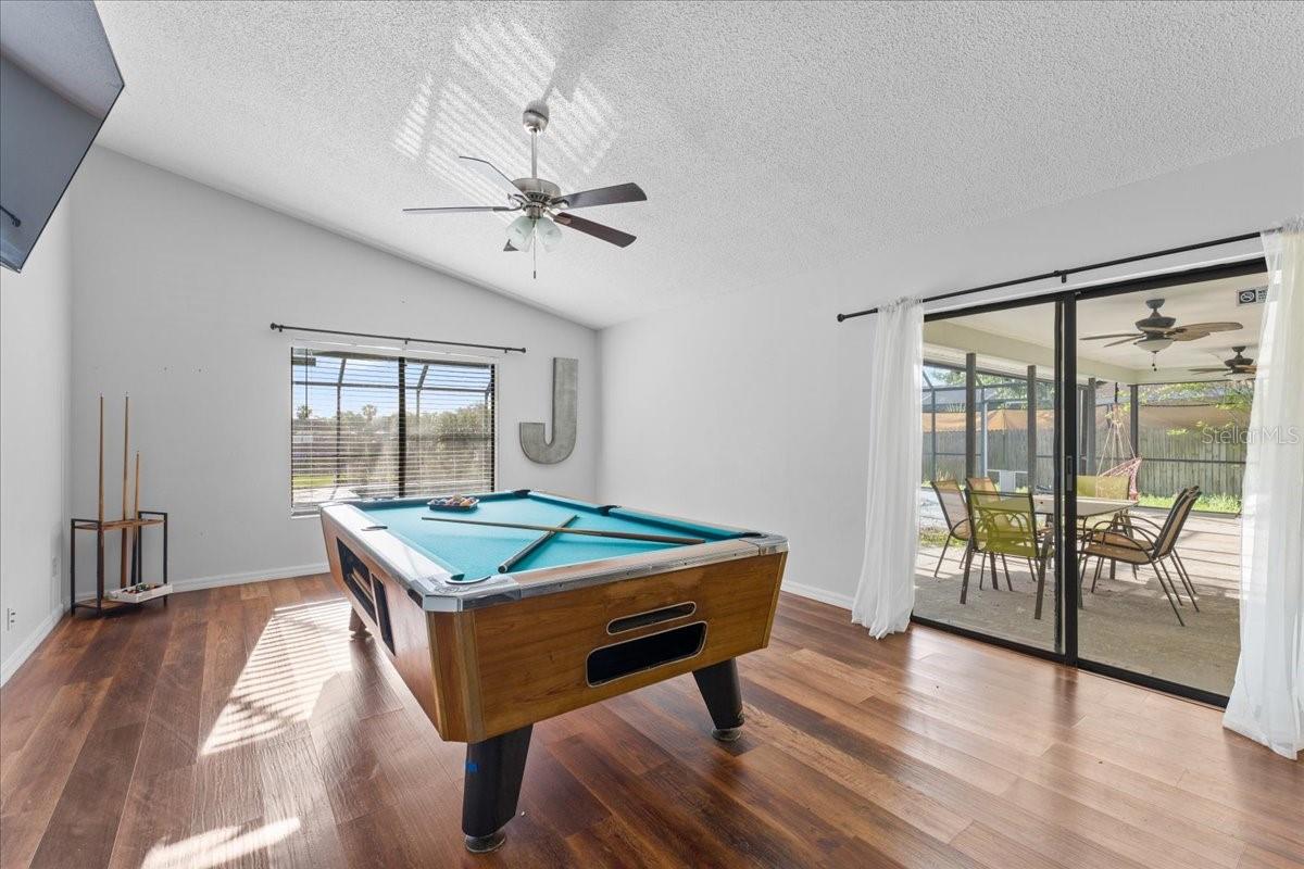 Image 15 of 42 For 905 Stratford Manor Drive