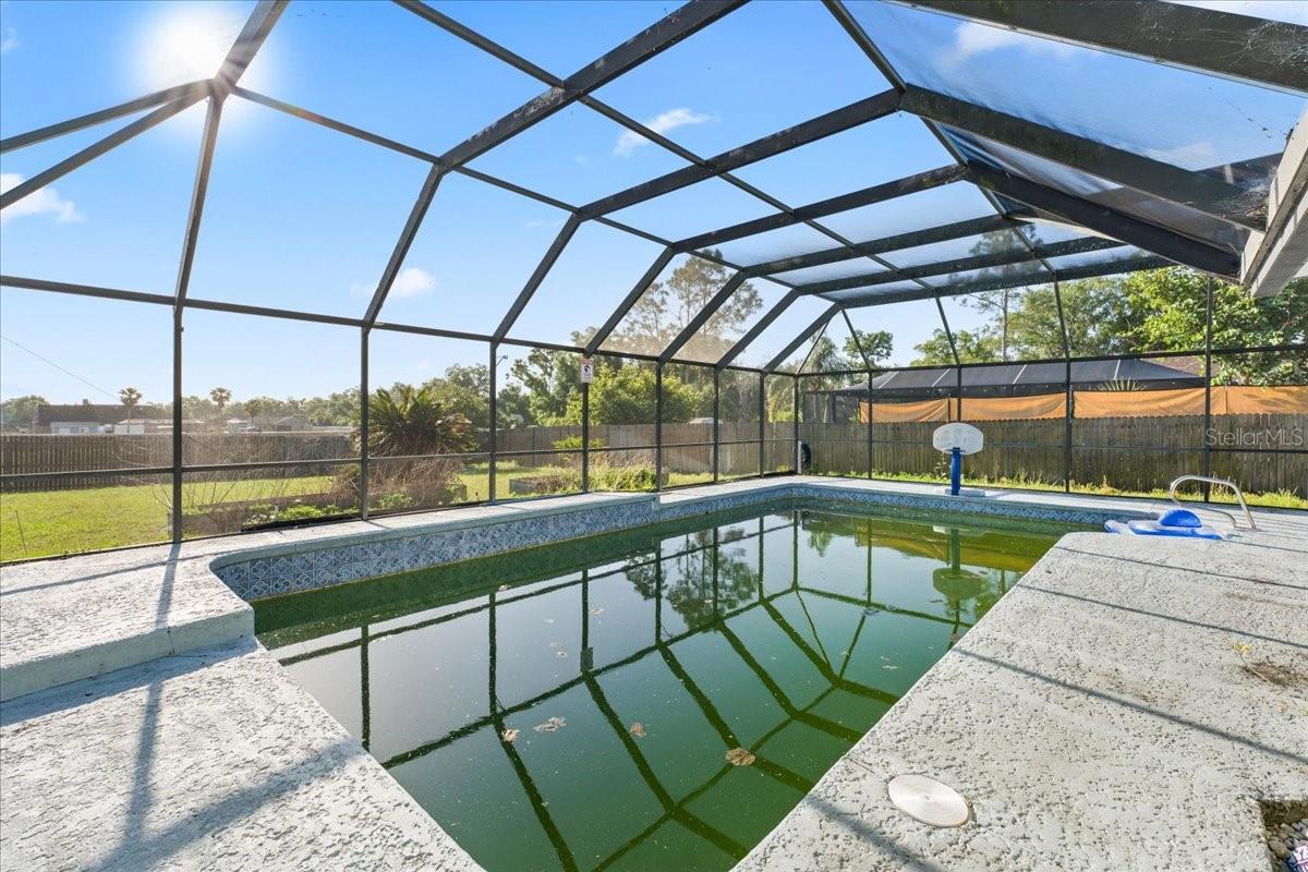 Image 20 of 42 For 905 Stratford Manor Drive