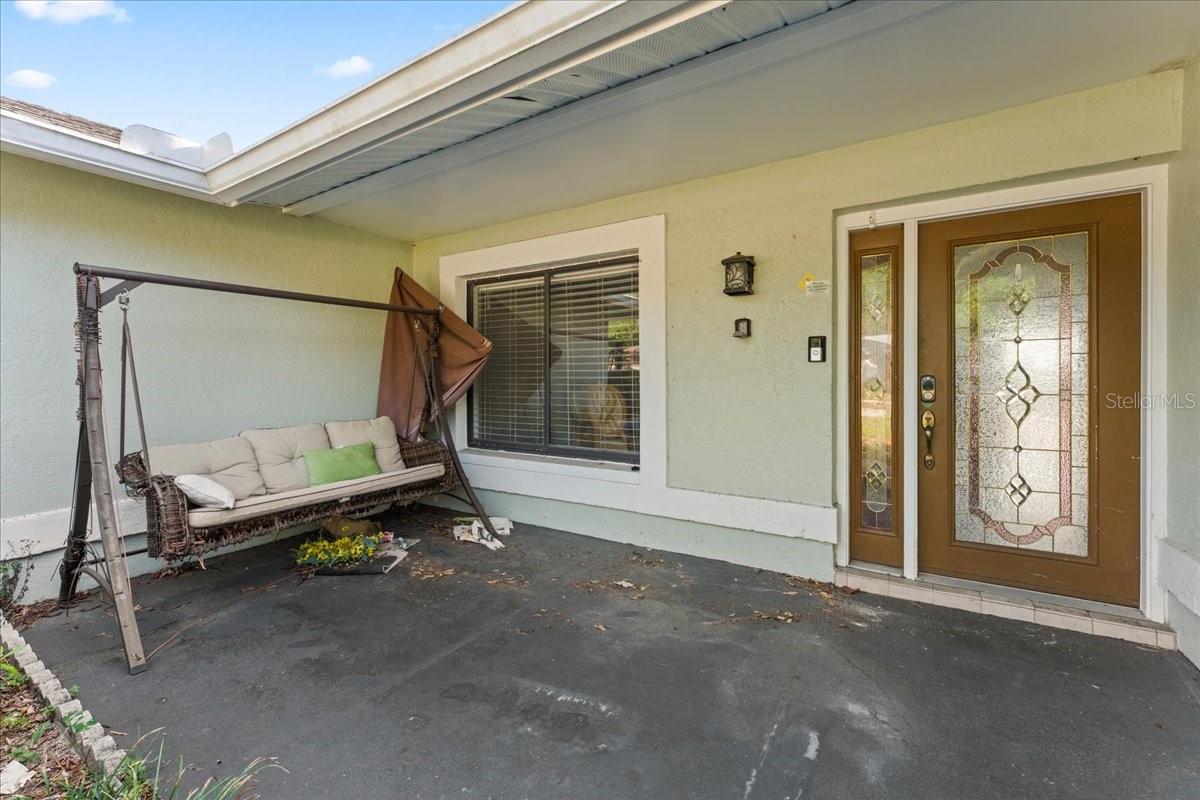 Image 3 of 42 For 905 Stratford Manor Drive