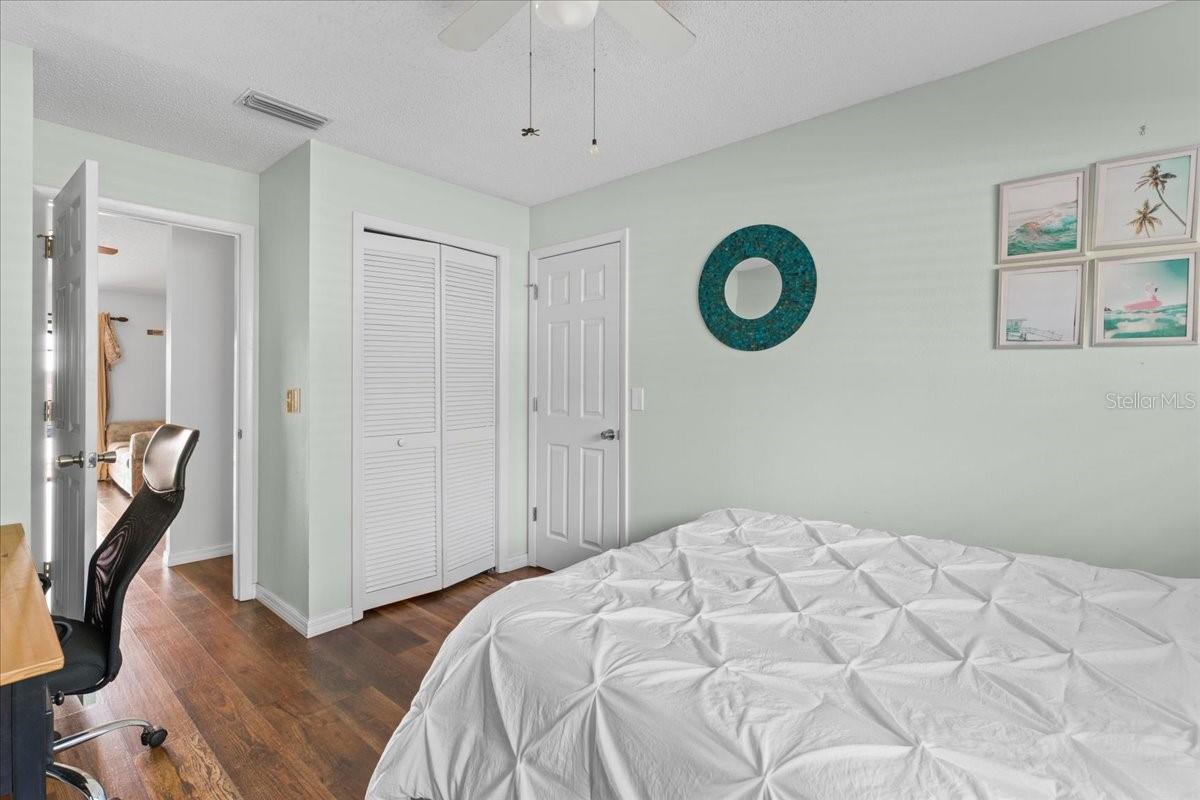 Image 30 of 42 For 905 Stratford Manor Drive