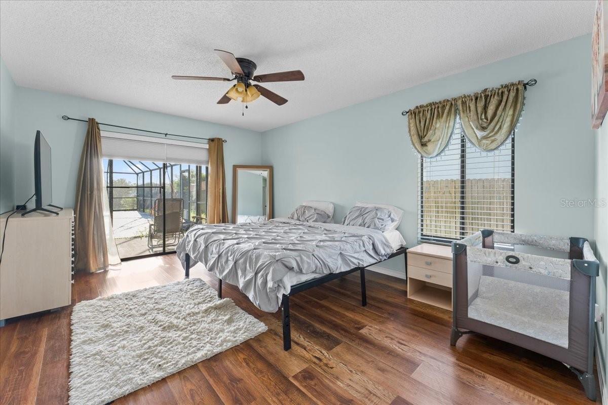 Image 32 of 42 For 905 Stratford Manor Drive