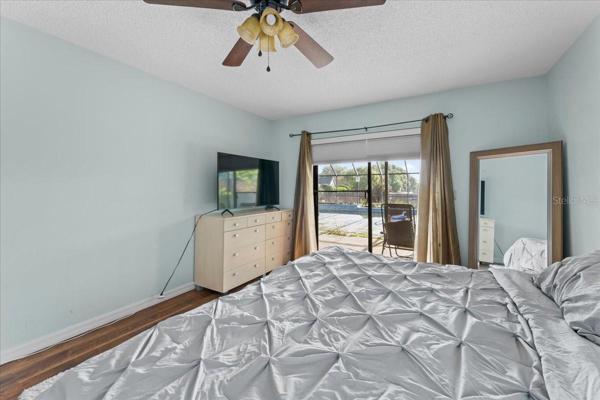 Image 33 of 42 For 905 Stratford Manor Drive