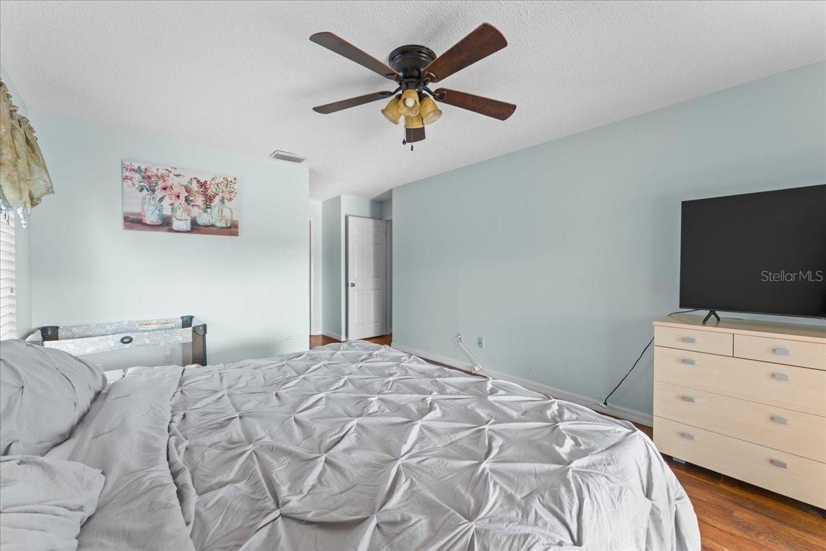 Image 34 of 42 For 905 Stratford Manor Drive