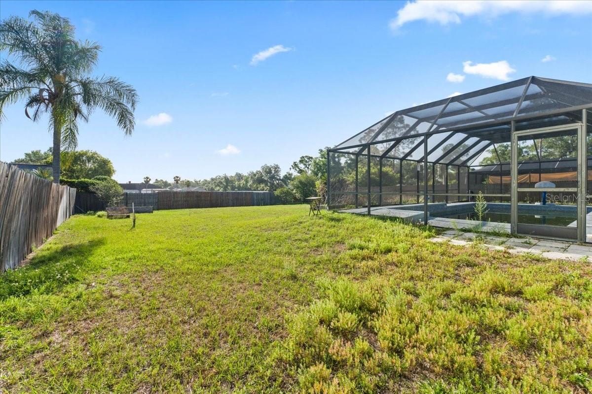 Image 38 of 42 For 905 Stratford Manor Drive