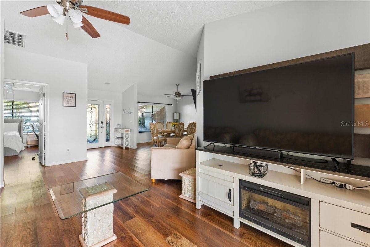 Image 5 of 42 For 905 Stratford Manor Drive