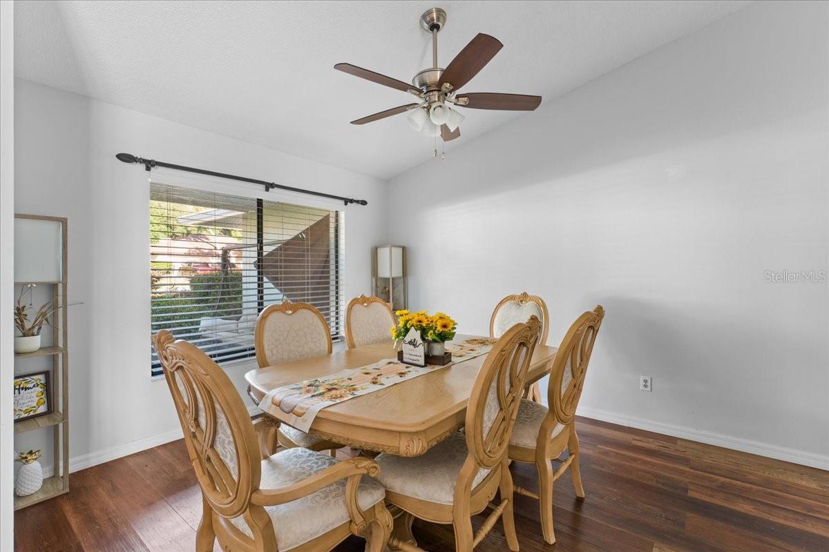 Image 6 of 42 For 905 Stratford Manor Drive