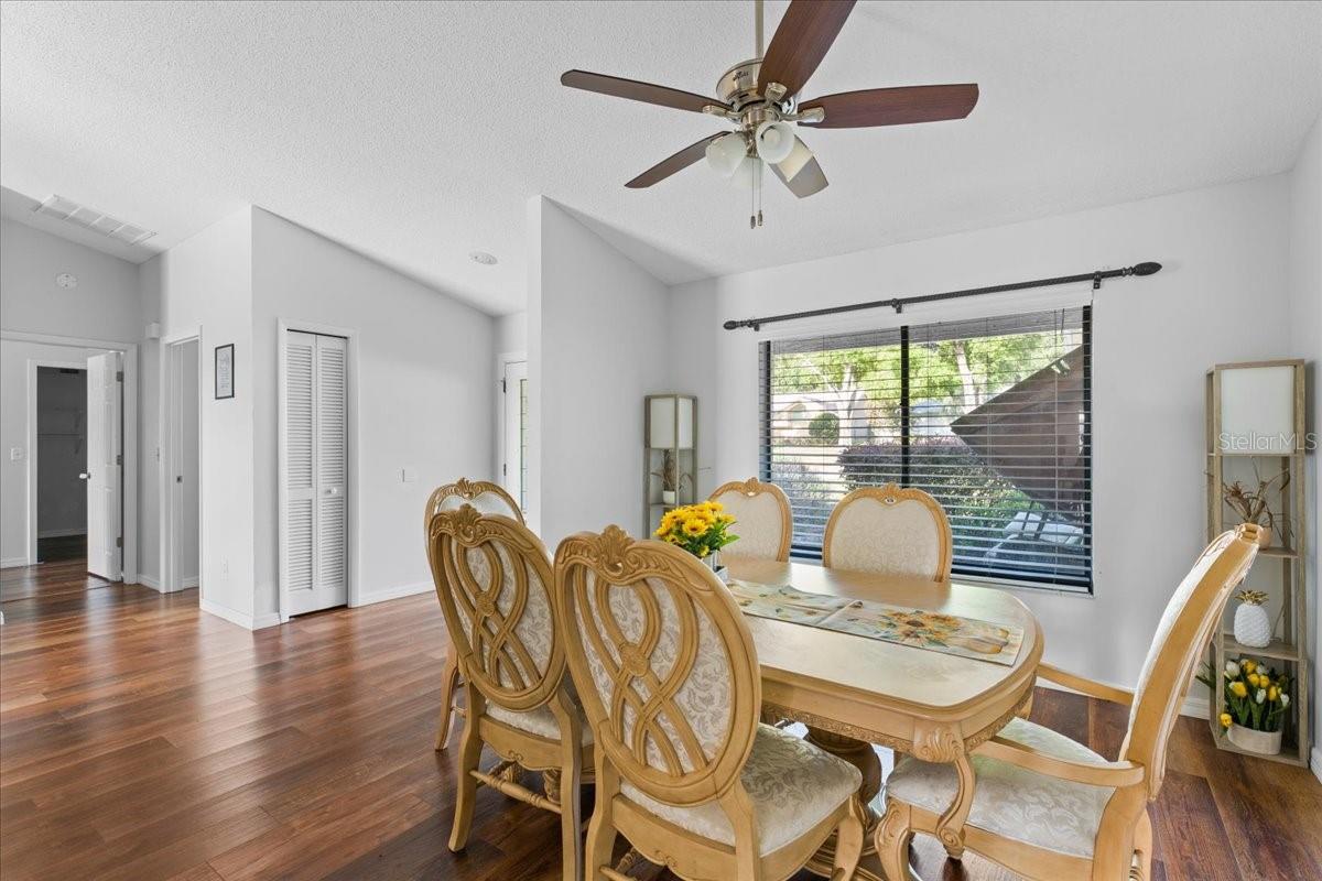 Image 7 of 42 For 905 Stratford Manor Drive