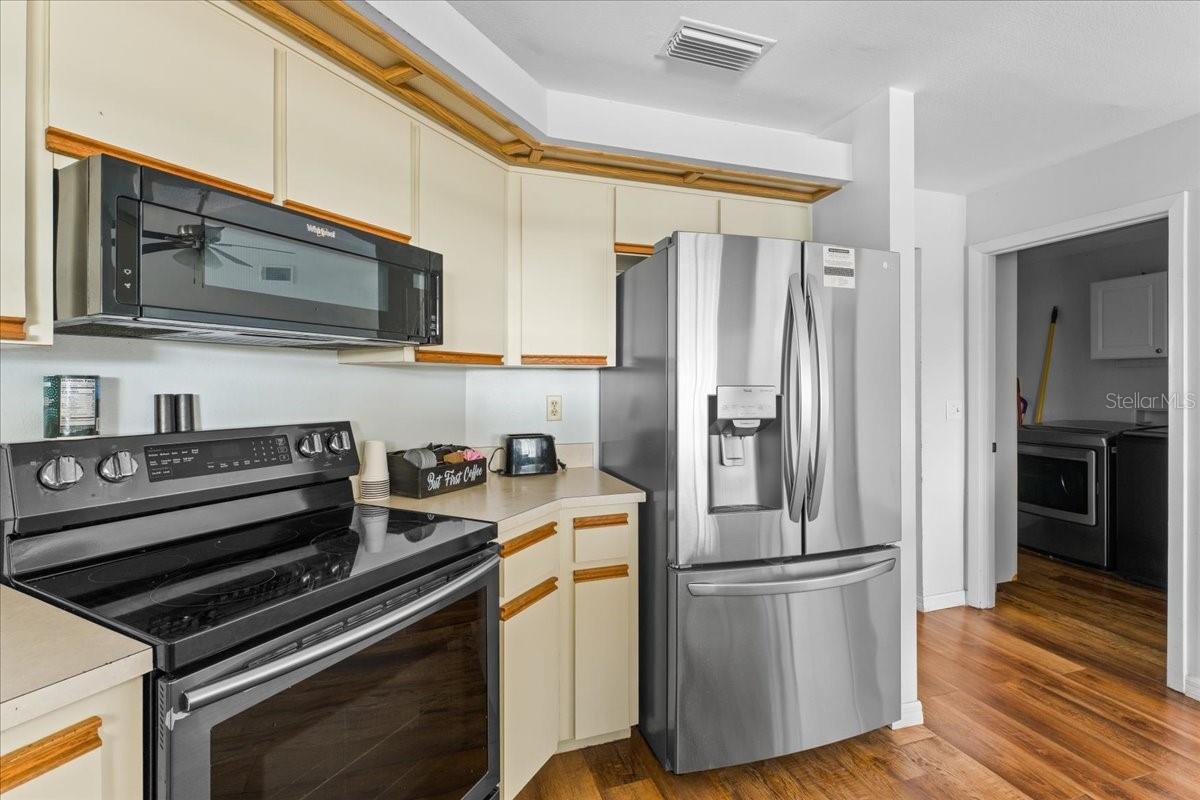 Image 8 of 42 For 905 Stratford Manor Drive